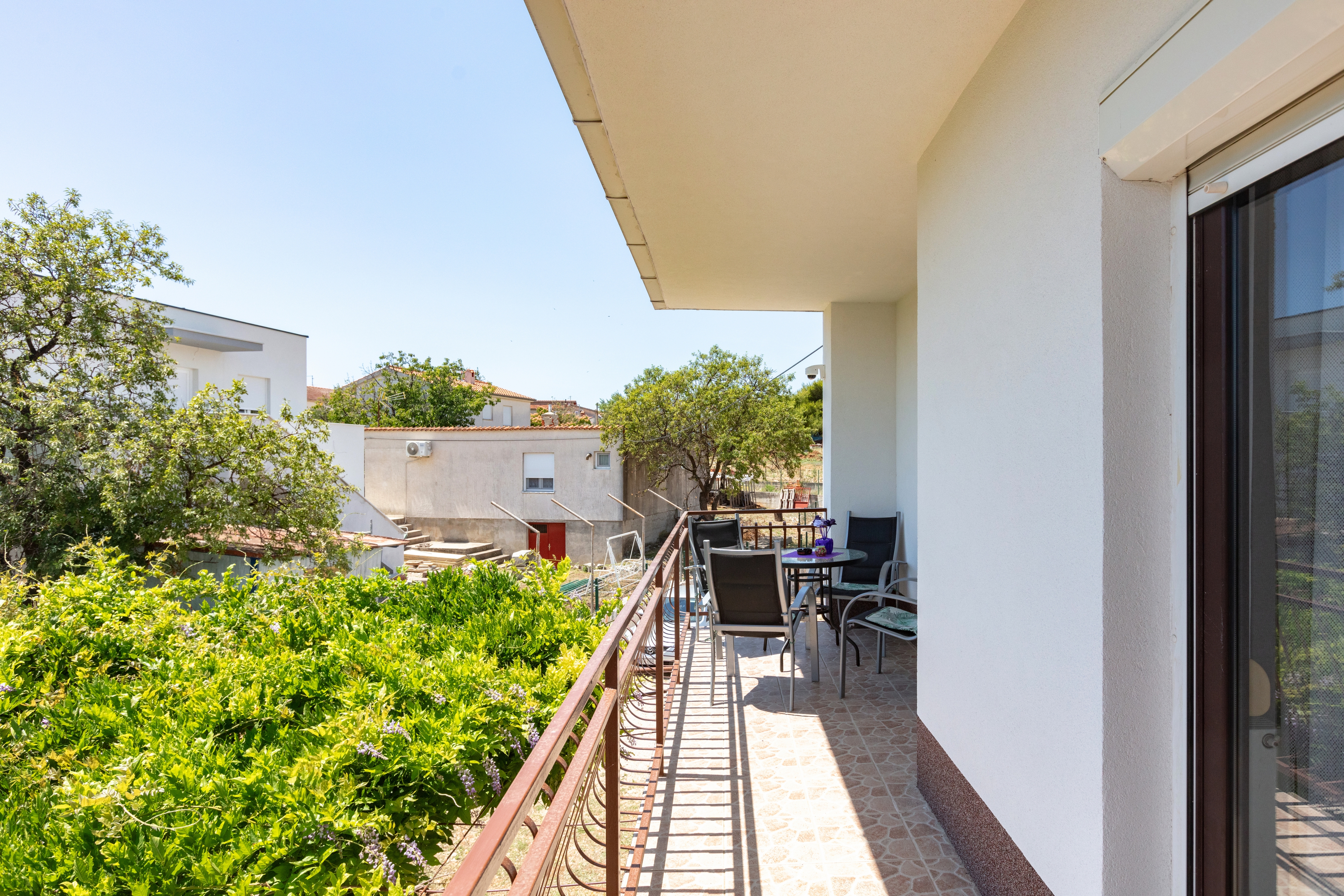 Dvosobni apartman s balkonom Pirovac, Šibenik  A-b