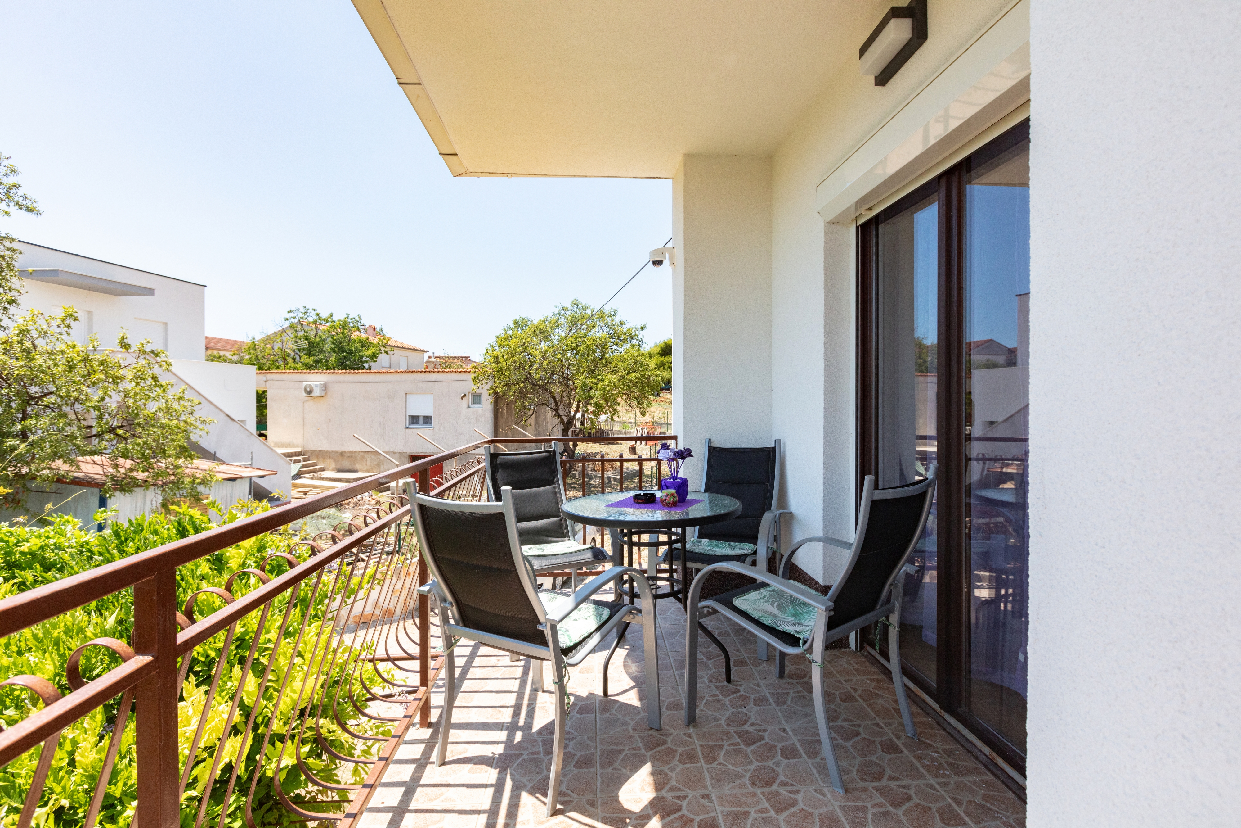 Dvosobni apartman s balkonom Pirovac, Šibenik  A-b