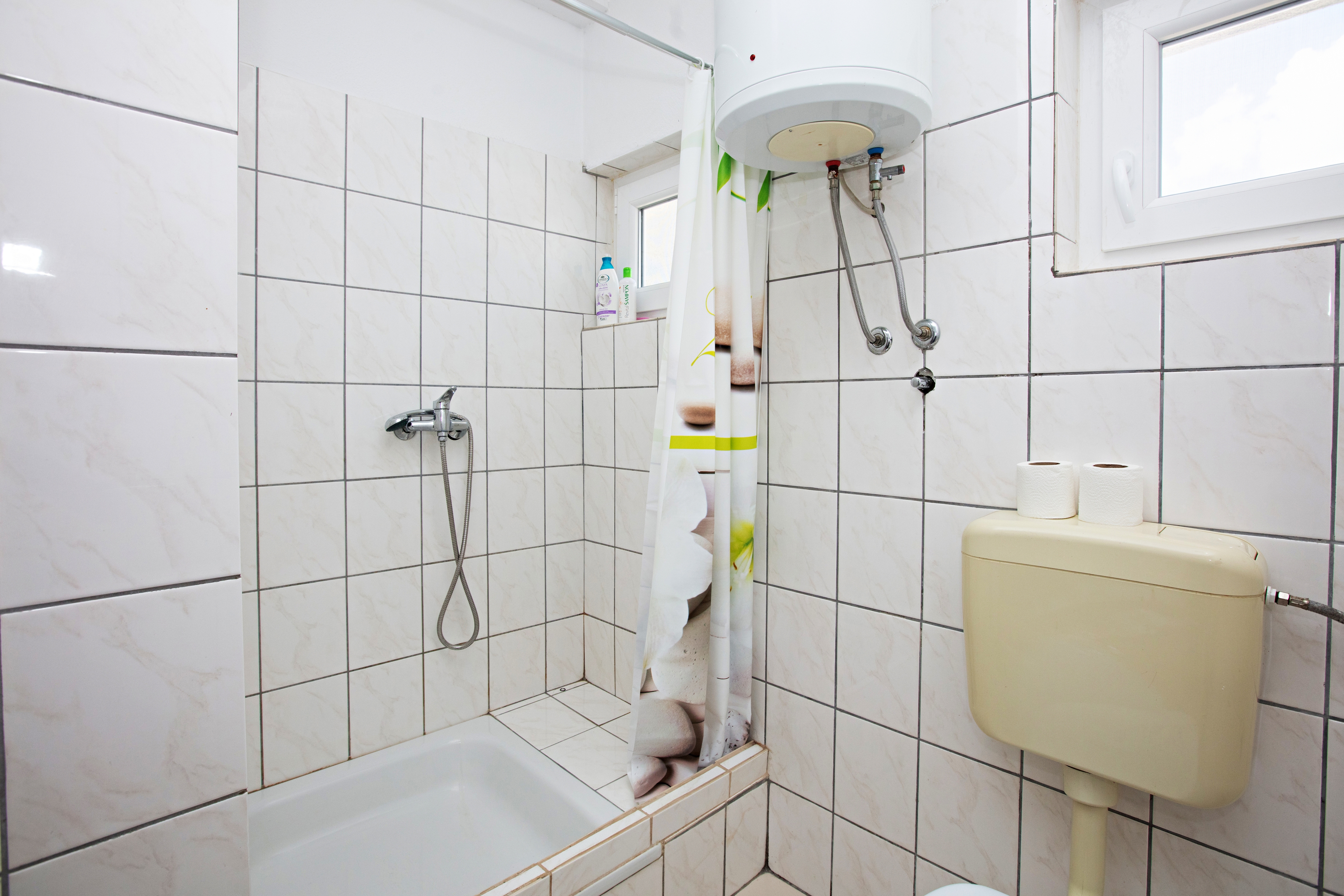 Dvosobni apartman s balkonom Pirovac, Šibenik  A-b