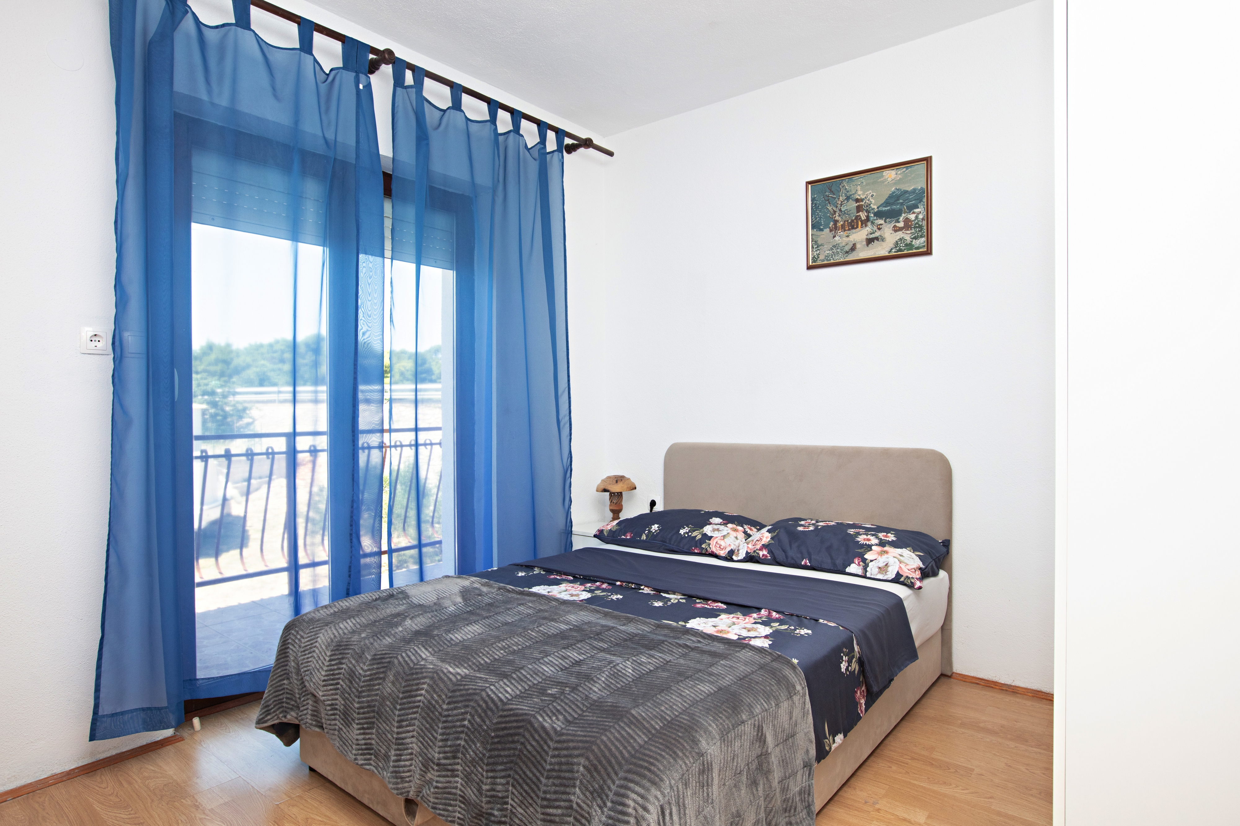Dvosobni apartman s balkonom Pirovac, Šibenik  A-b