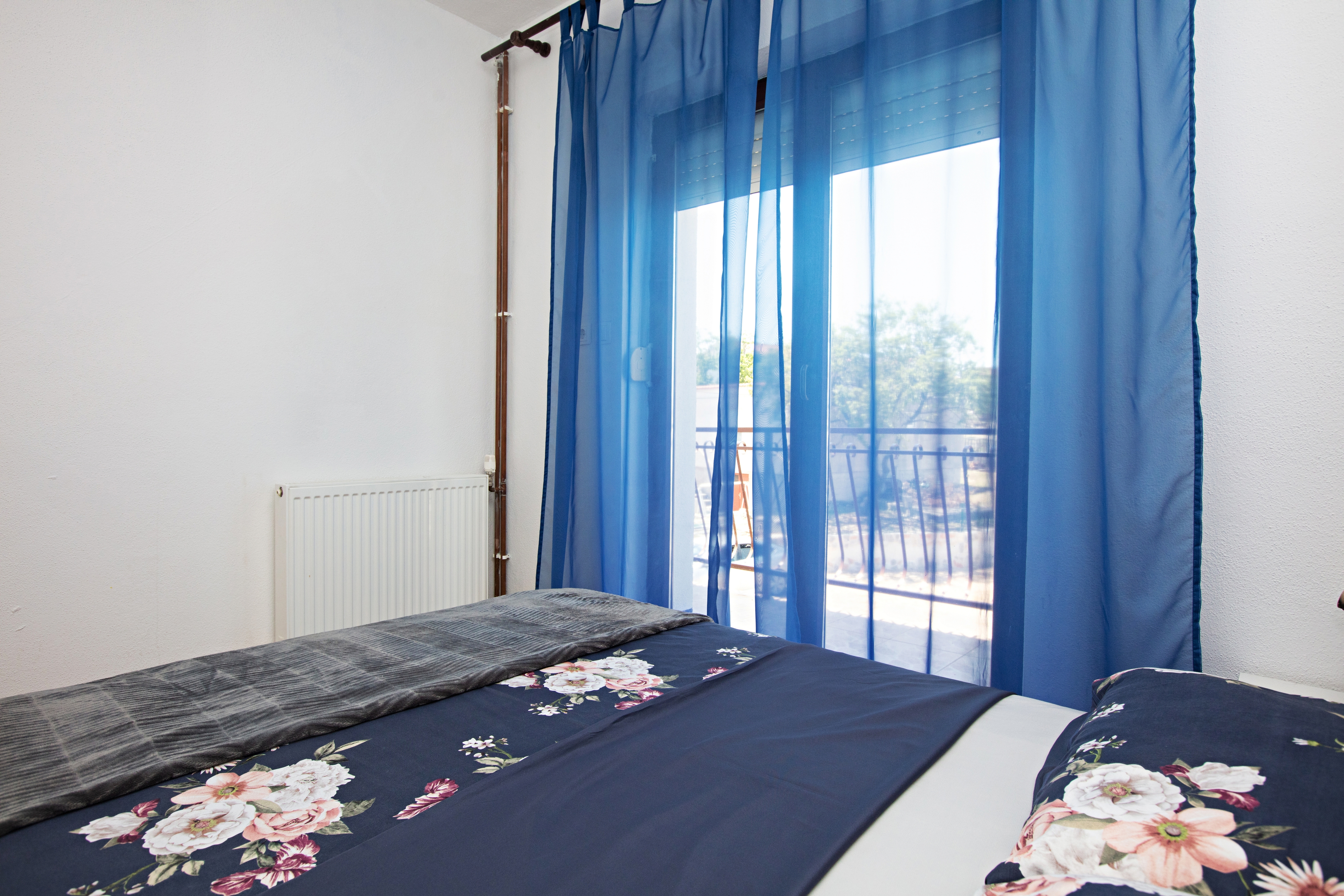 Dvosobni apartman s balkonom Pirovac, Šibenik  A-b