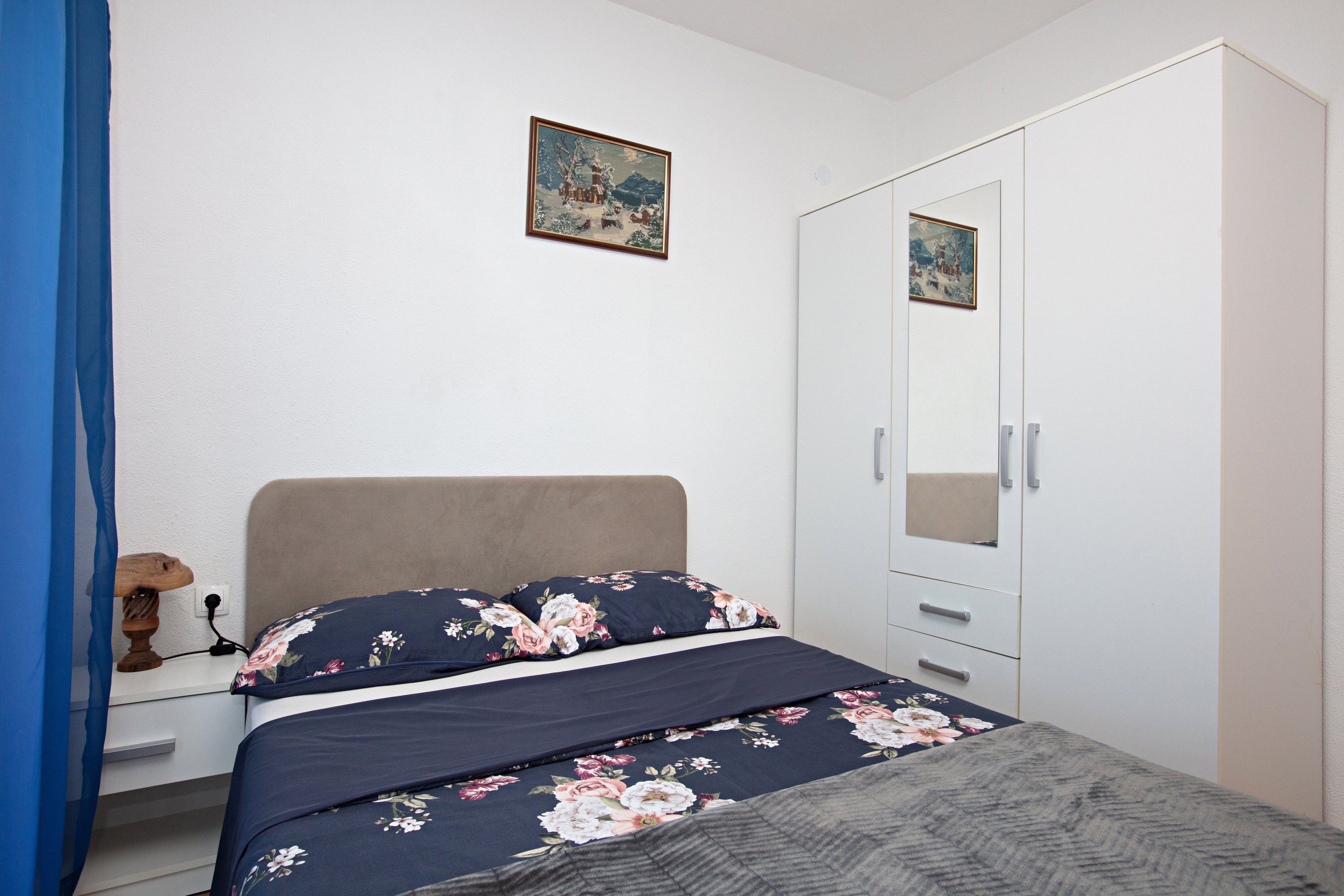 Dvosobni apartman s balkonom Pirovac, Šibenik  A-b
