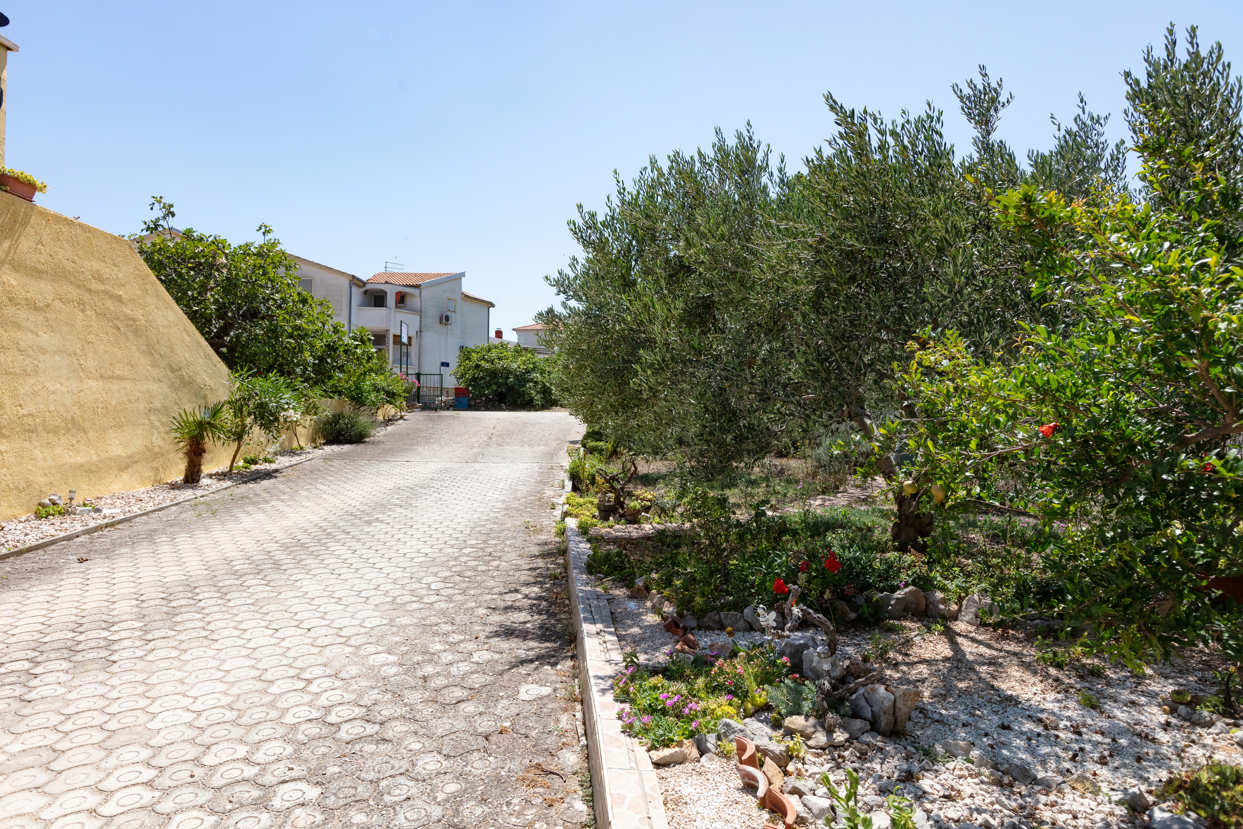 Dvosobni apartman s balkonom Pirovac, Šibenik  A-b