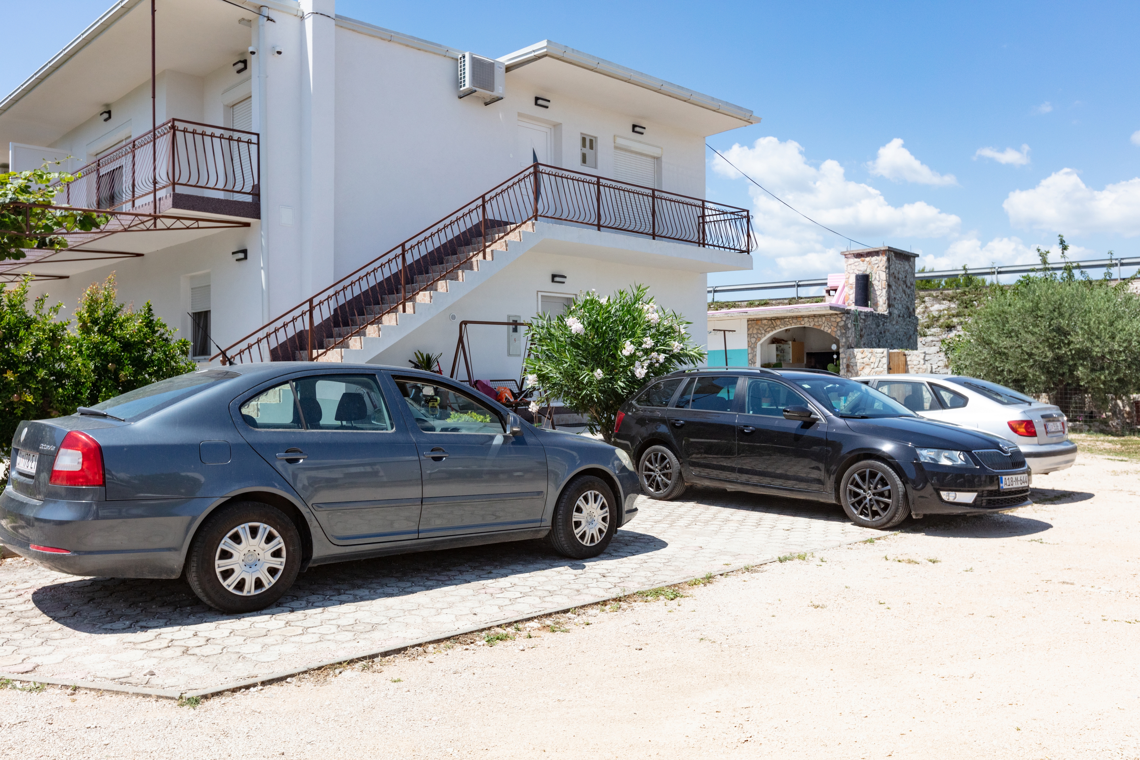 Dvosobni apartman s balkonom Pirovac, Šibenik  A-b