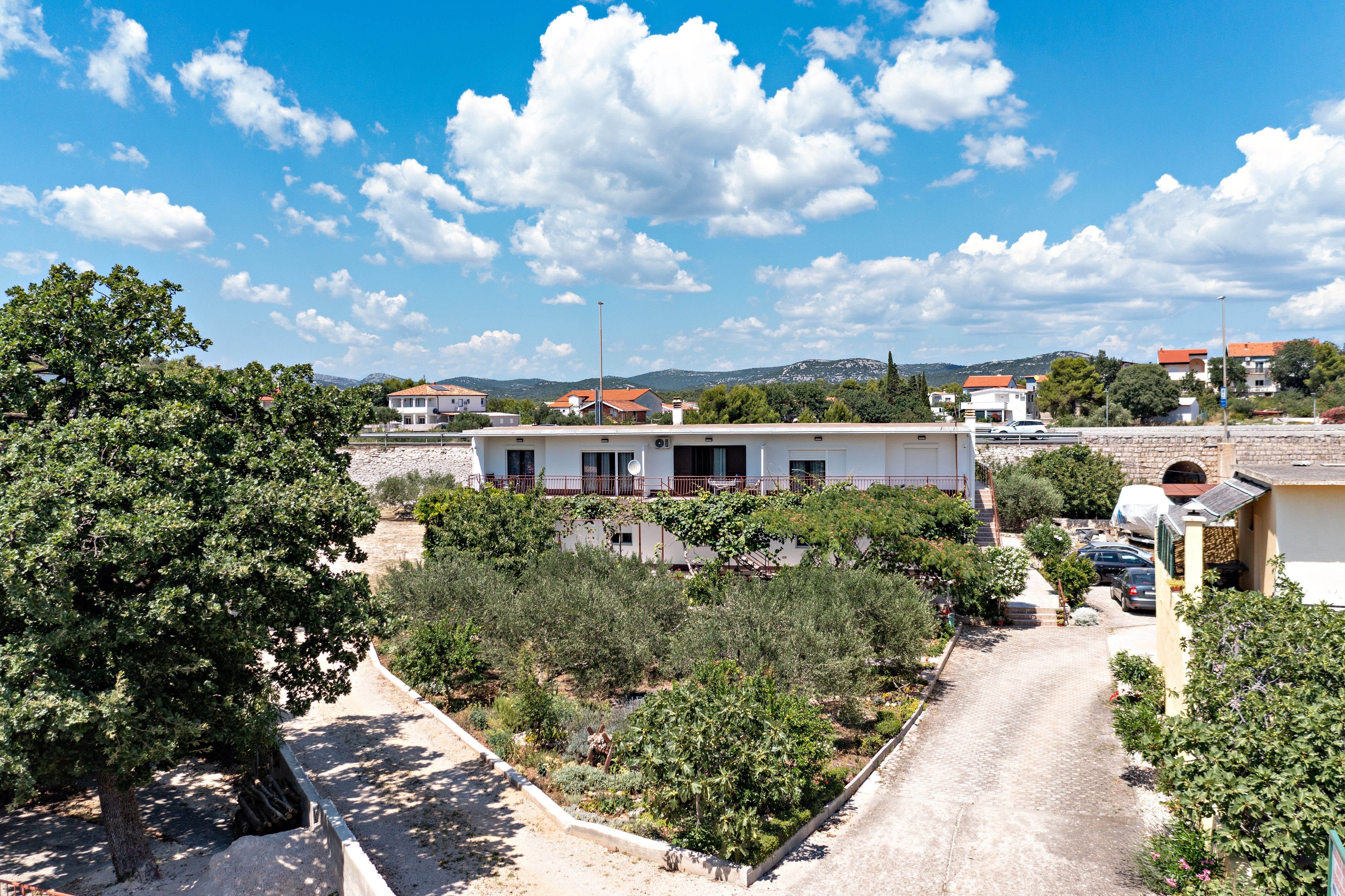 Dvosobni apartman s balkonom Pirovac, Šibenik  A-b