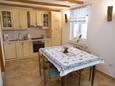 Dining room Zagore, Dining room in the studio-apartment, (pet friendly) and WiFi.