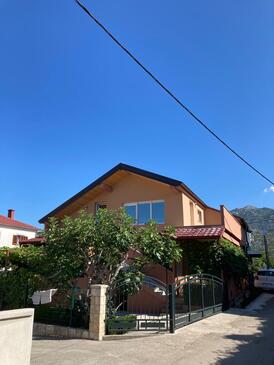 Seline, Paklenica, Property 13295 - Apartments near sea with pebble beach.