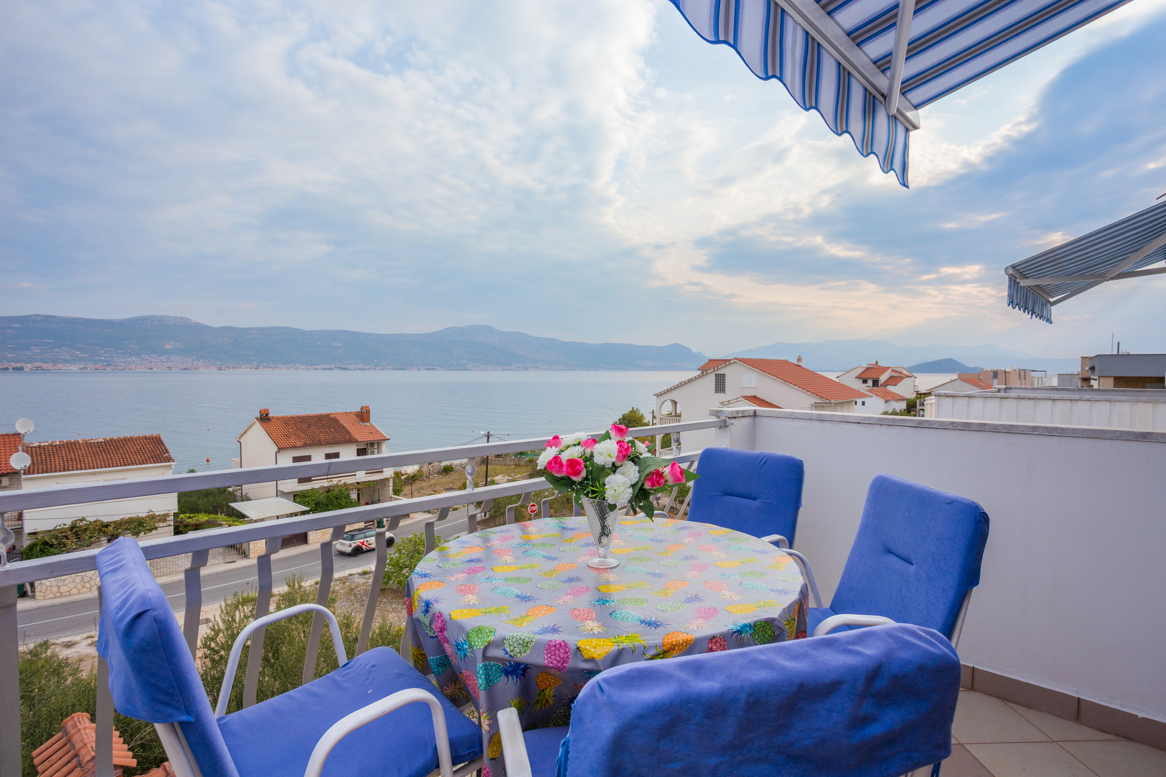 Studio flat with balcony and sea view Slatine, Čiovo (AS-13298-c)