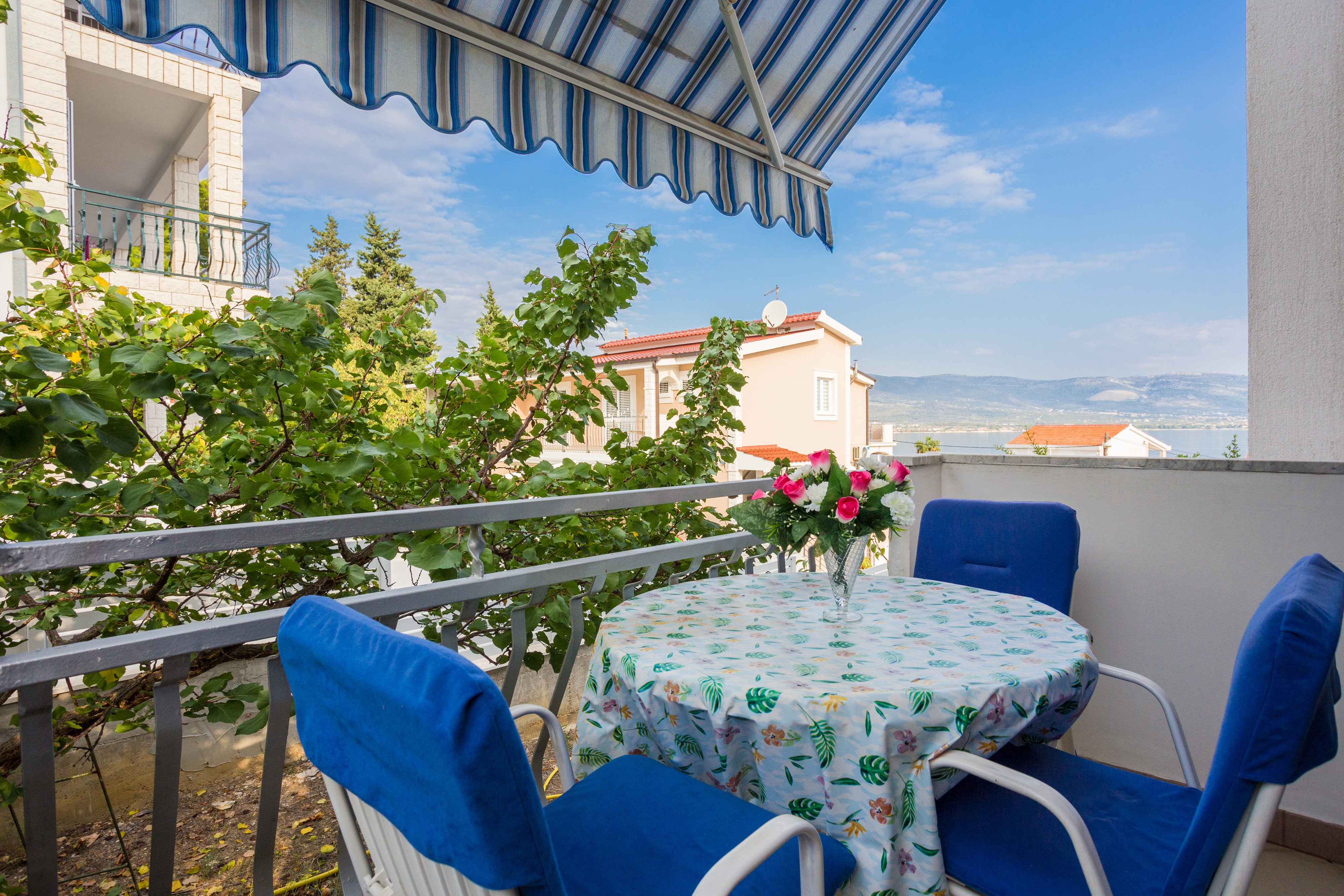 Studio flat with balcony Slatine, Čiovo (AS-13298-f)