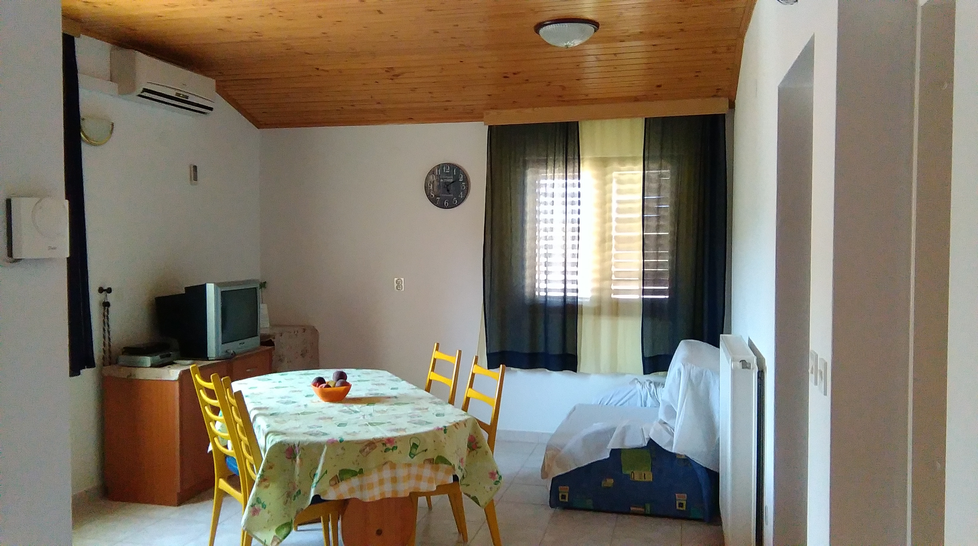 Two bedroom apartment with terrace and sea view Rukavac, Vis (A-13337-b) Two bedroom apartment with terrace and sea view Rukavac, Vis (A-13337-b)