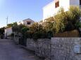 Hébergement Rukavac, Vis, Hébergement 13337 - Appartement avec une plage de galets.