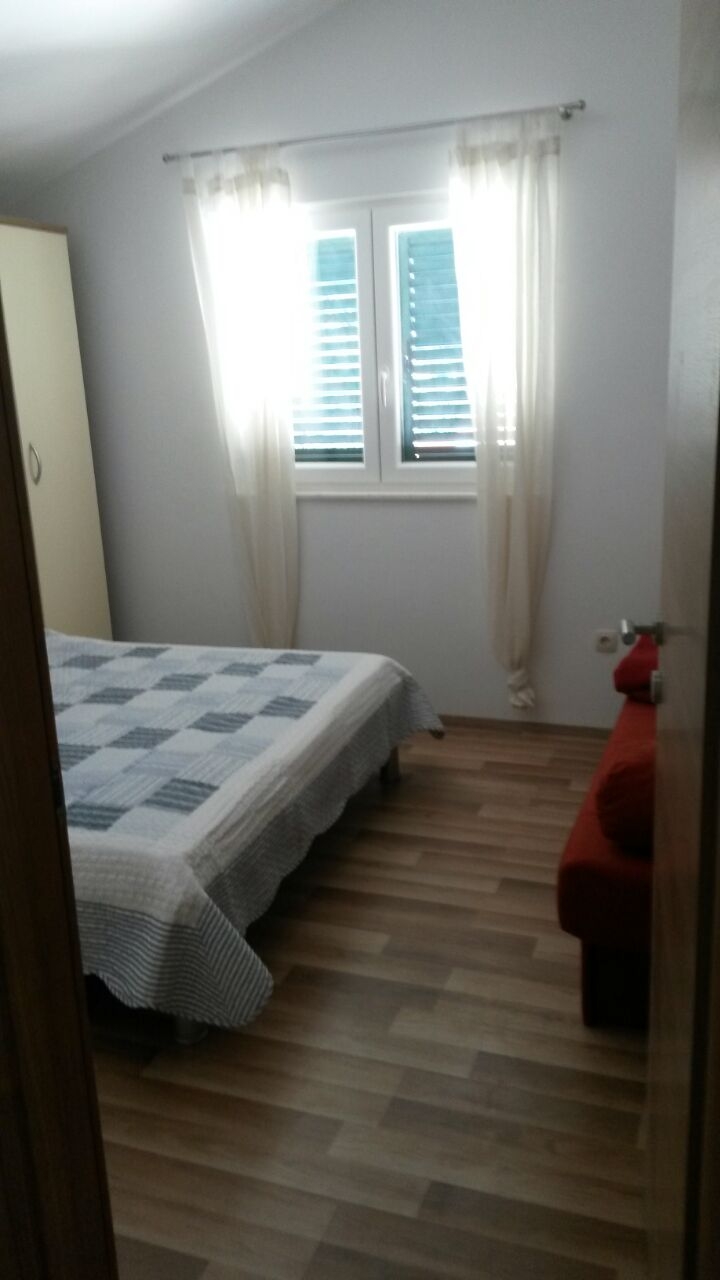 Two bedroom apartment with terrace and sea view Grebaštica, Šibenik  A-a