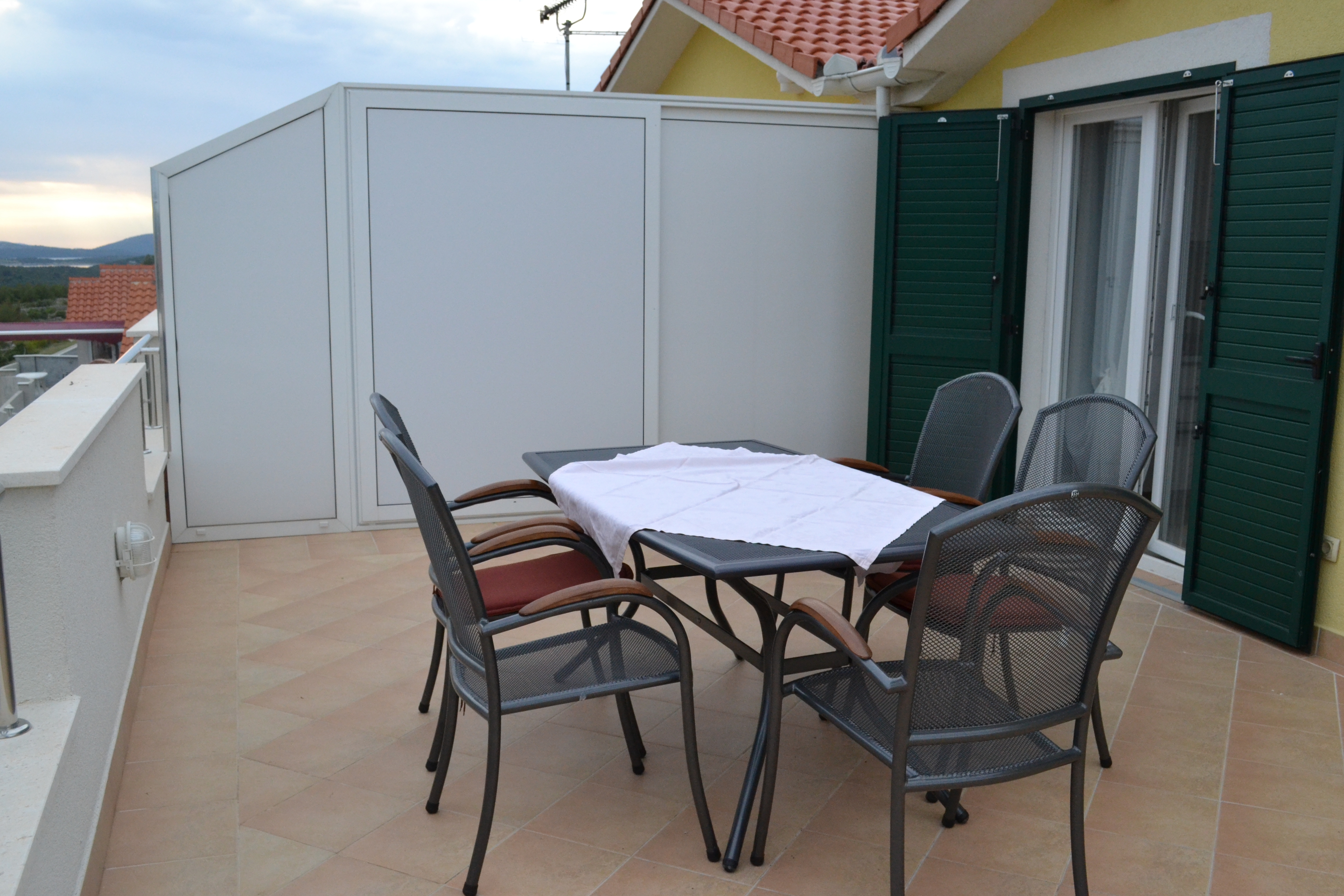 Two bedroom apartment with terrace and sea view Grebaštica, Šibenik  A-a