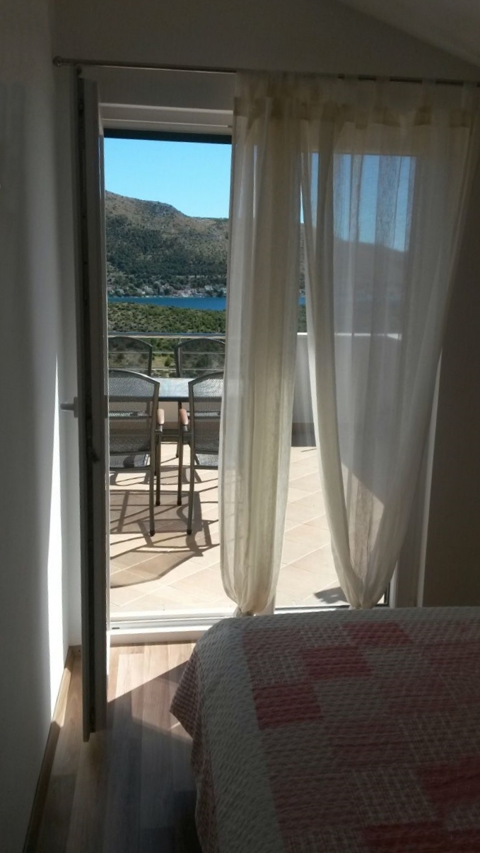 Two bedroom apartment with terrace and sea view Grebaštica, Šibenik  A-b