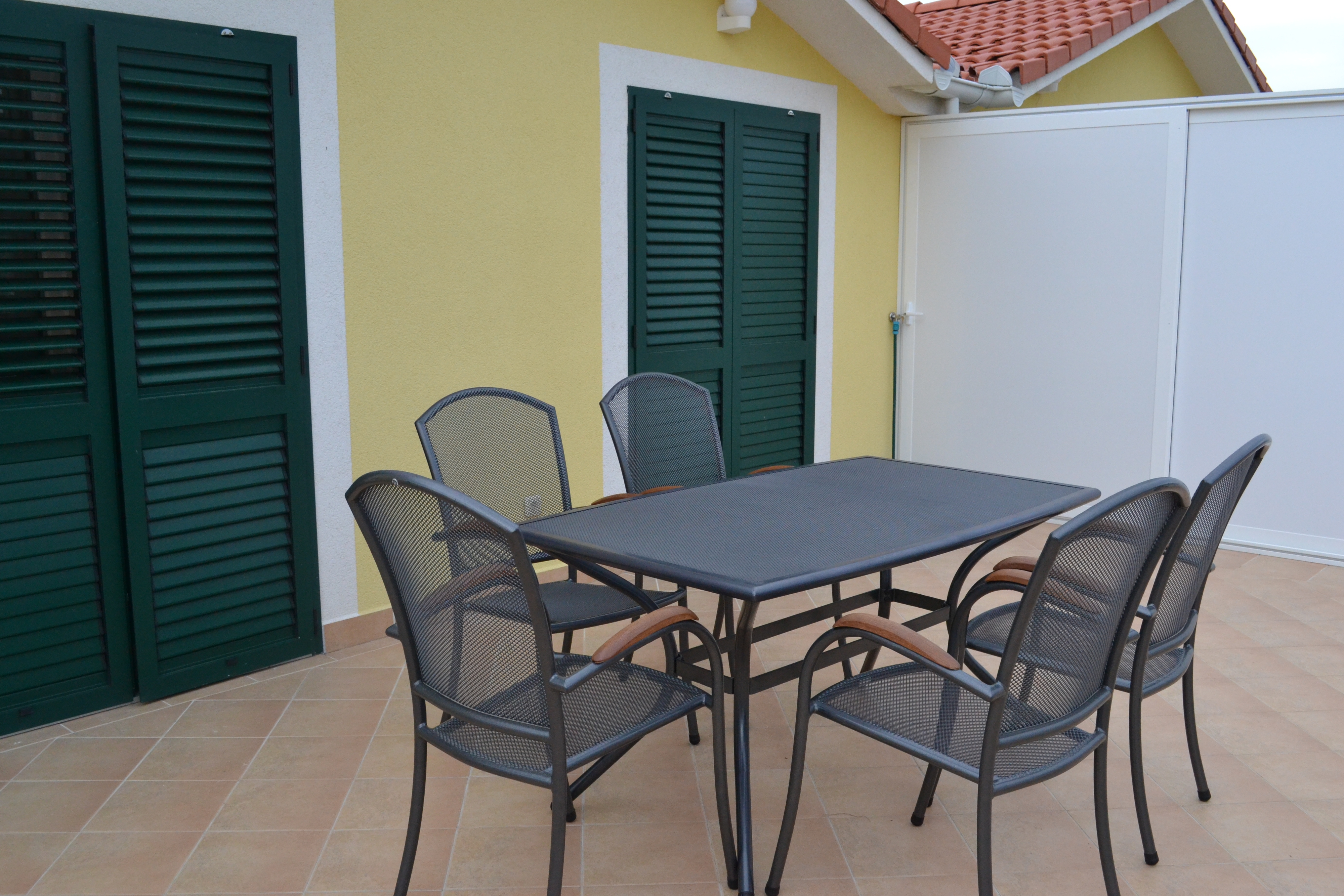 Two bedroom apartment with terrace and sea view Grebaštica, Šibenik  A-b
