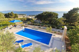 Apartmaji z bazenom za družine z otroci Makarska - 13379