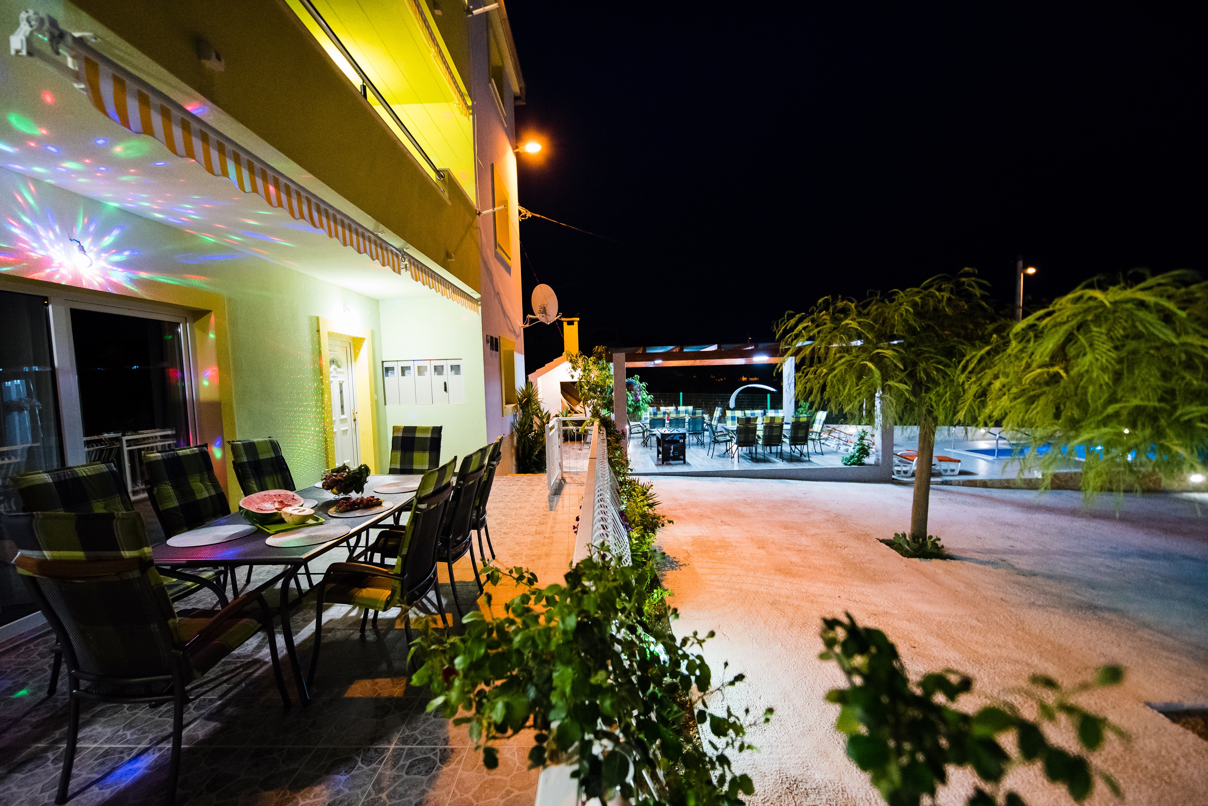 Three bedroom apartment with terrace and sea view Podstrana, Split  A-a