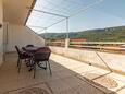 Jelsa, Terrace in the apartment, (pet friendly) and WiFi.