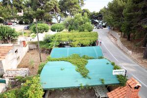 Apartments by the sea Bol, Brac - 13413