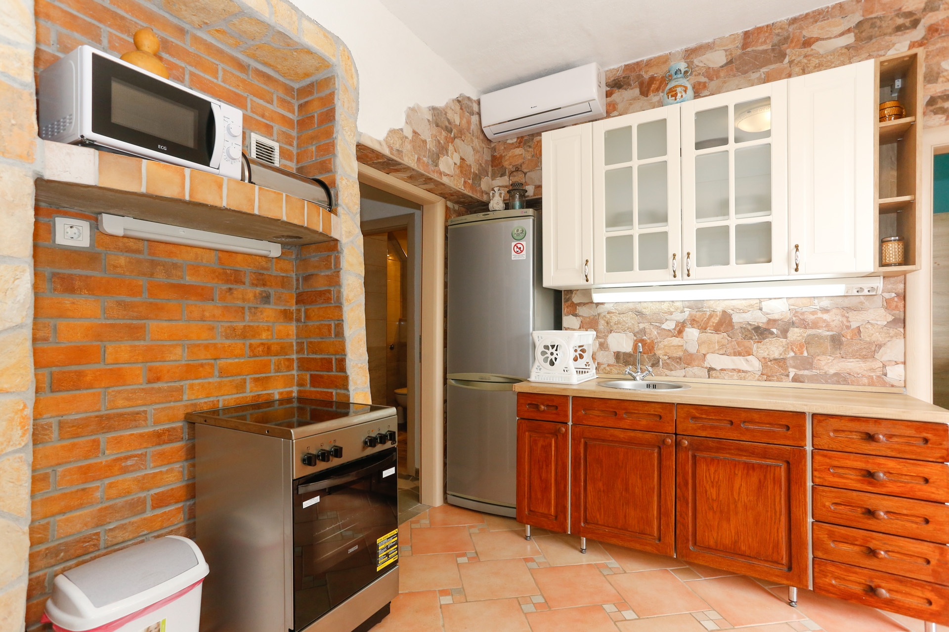 Four bedroom house with terrace and sea view Okrug Donji, Čiovo  K