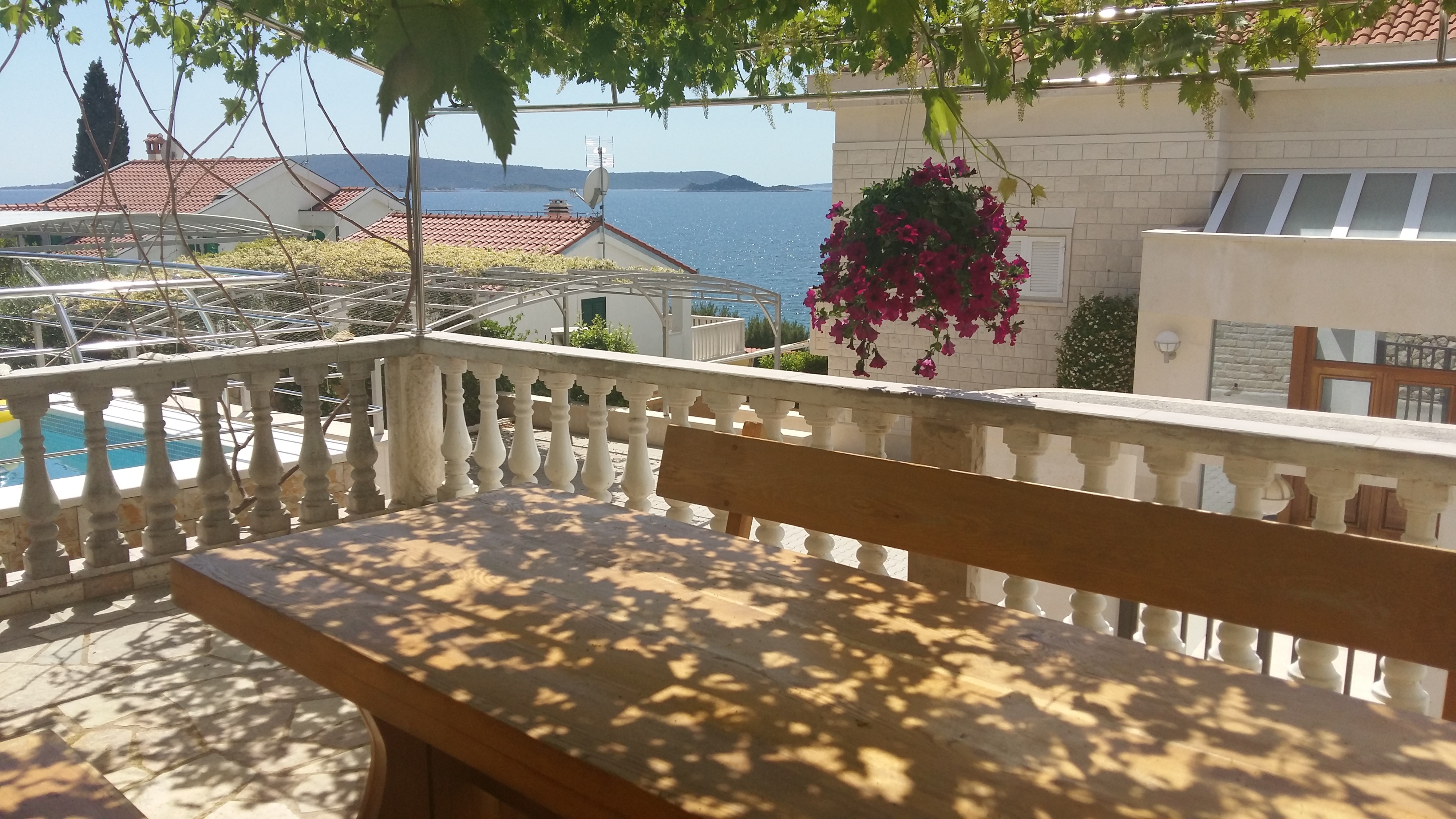 Four bedroom house with terrace and sea view Okrug Donji, Čiovo  K