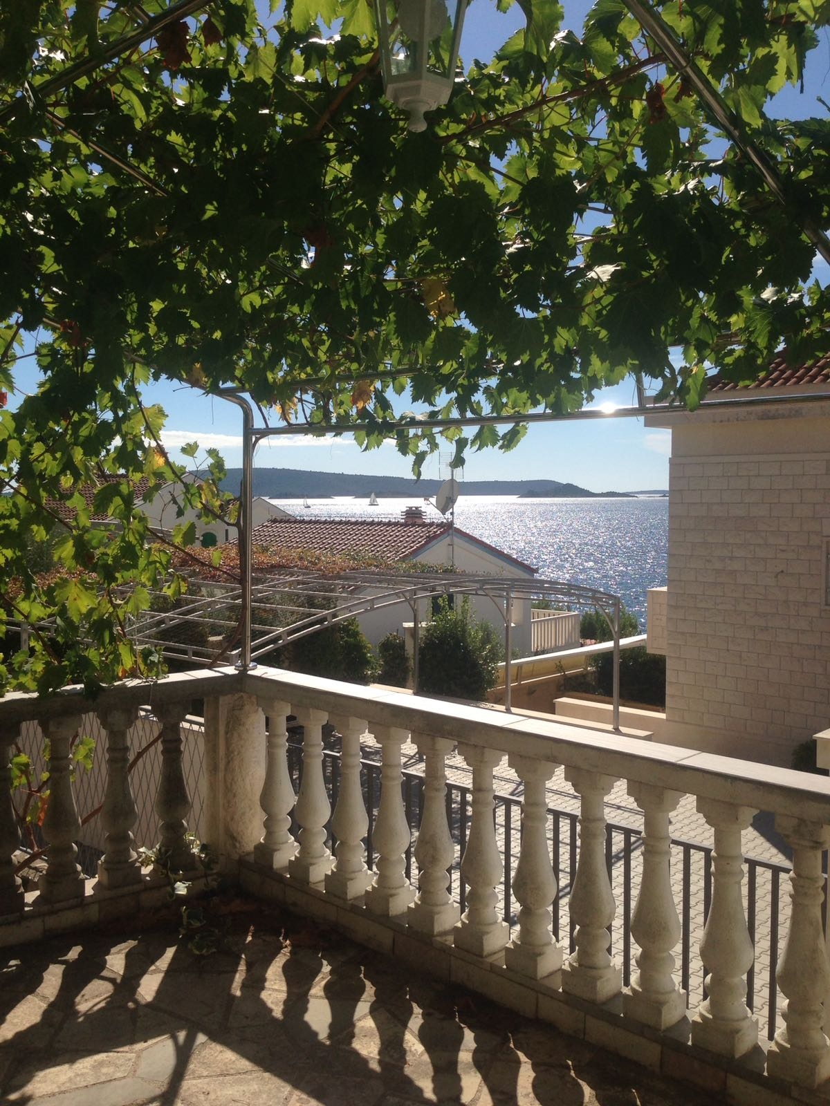 Four bedroom house with terrace and sea view Okrug Donji, Čiovo  K