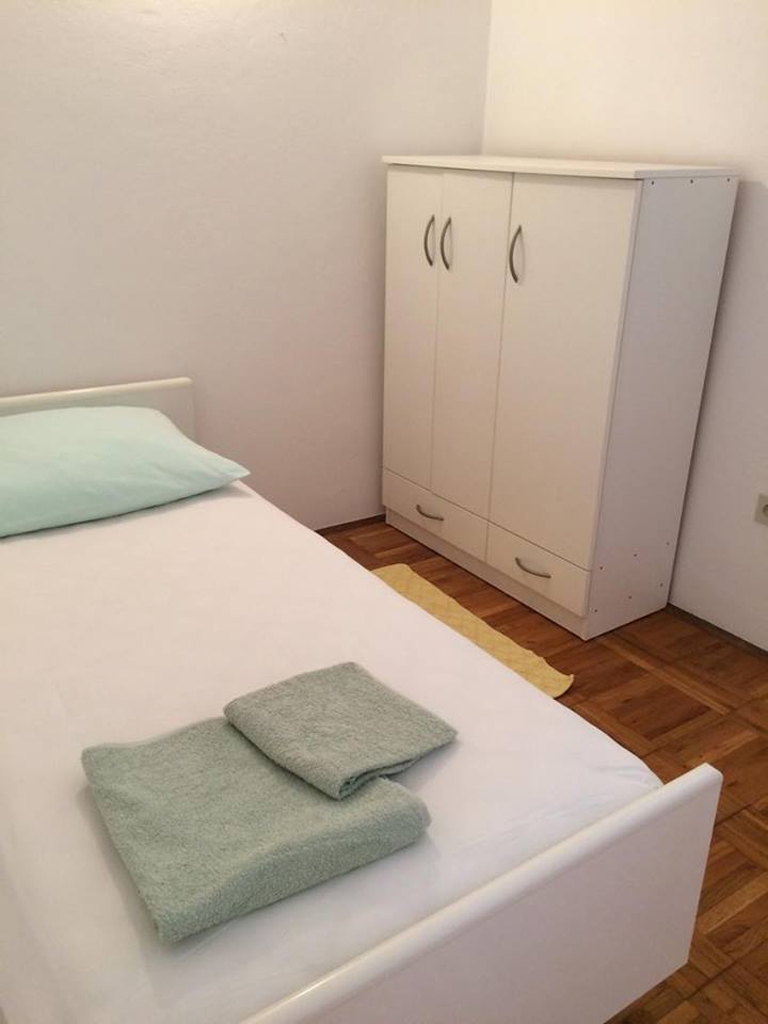 Three bedroom apartment near beach Lumbarda, Korčula  A-a