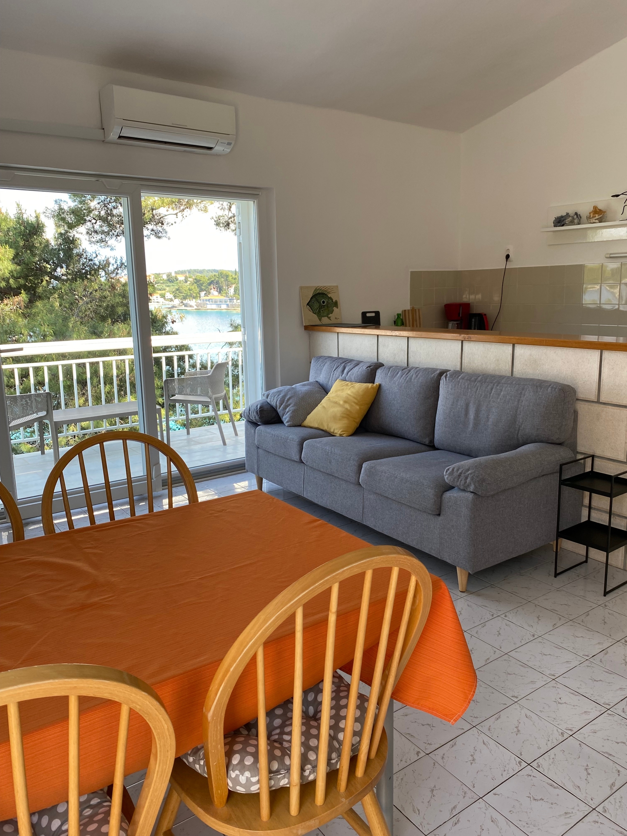 Three bedroom apartment near beach Lumbarda, Korčula (A-135-a)