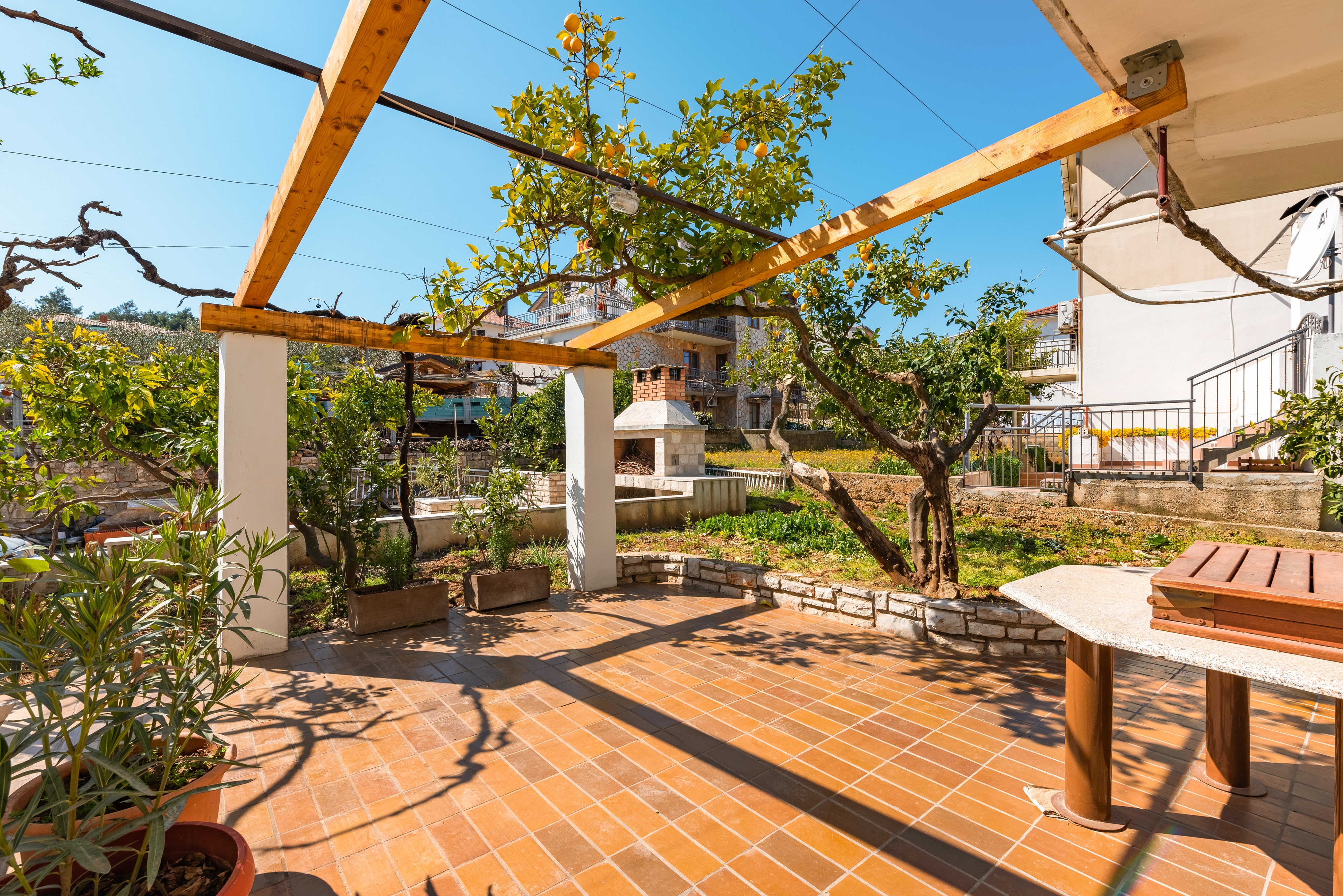 One bedroom apartment with terrace and sea view Jelsa, Hvar (A-13513-a) One bedroom apartment with terrace and sea view Jelsa, Hvar (A-13513-a)