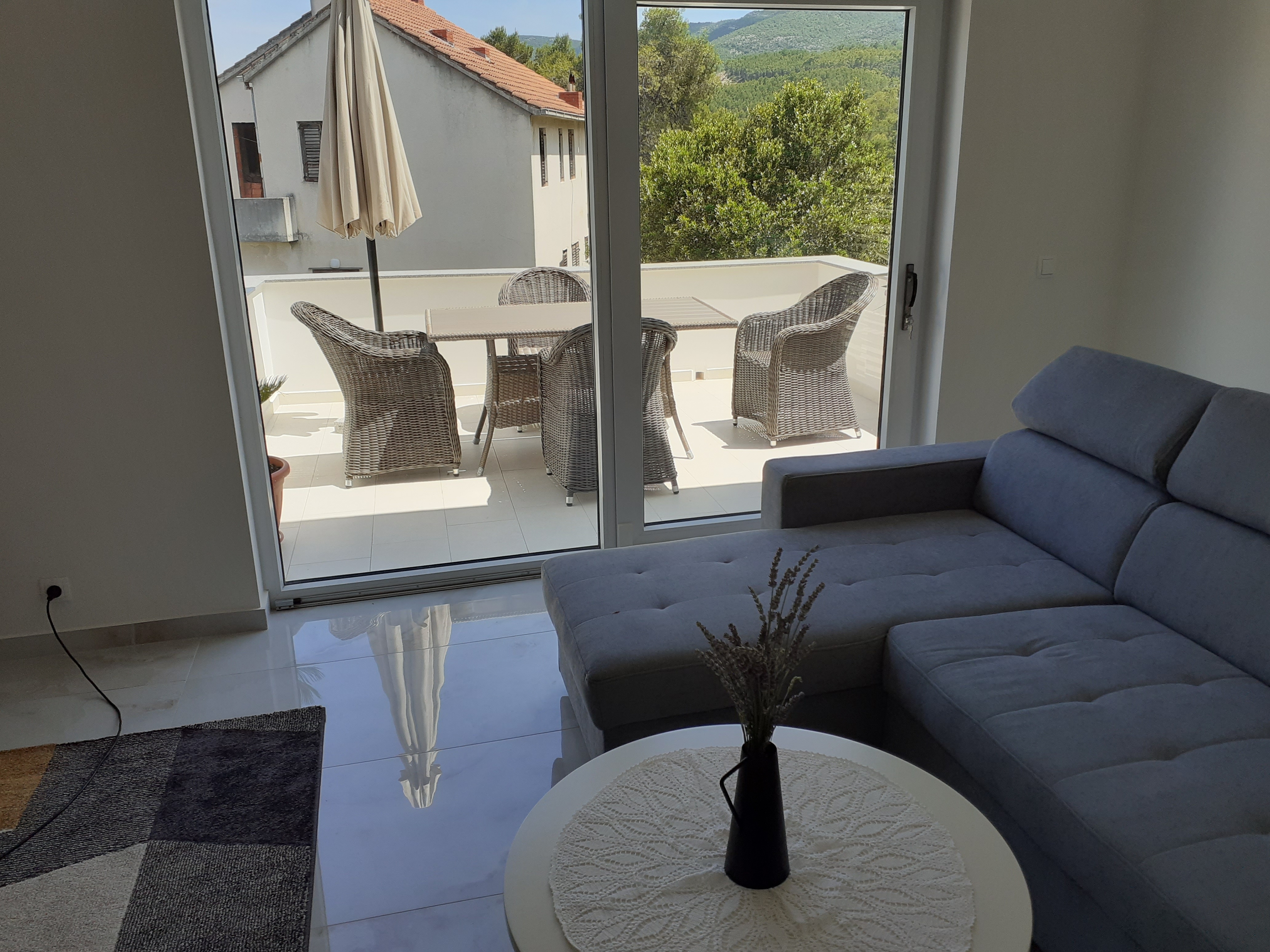 Two bedroom apartment with terrace and sea view Jelsa, Hvar (A-13513-b)