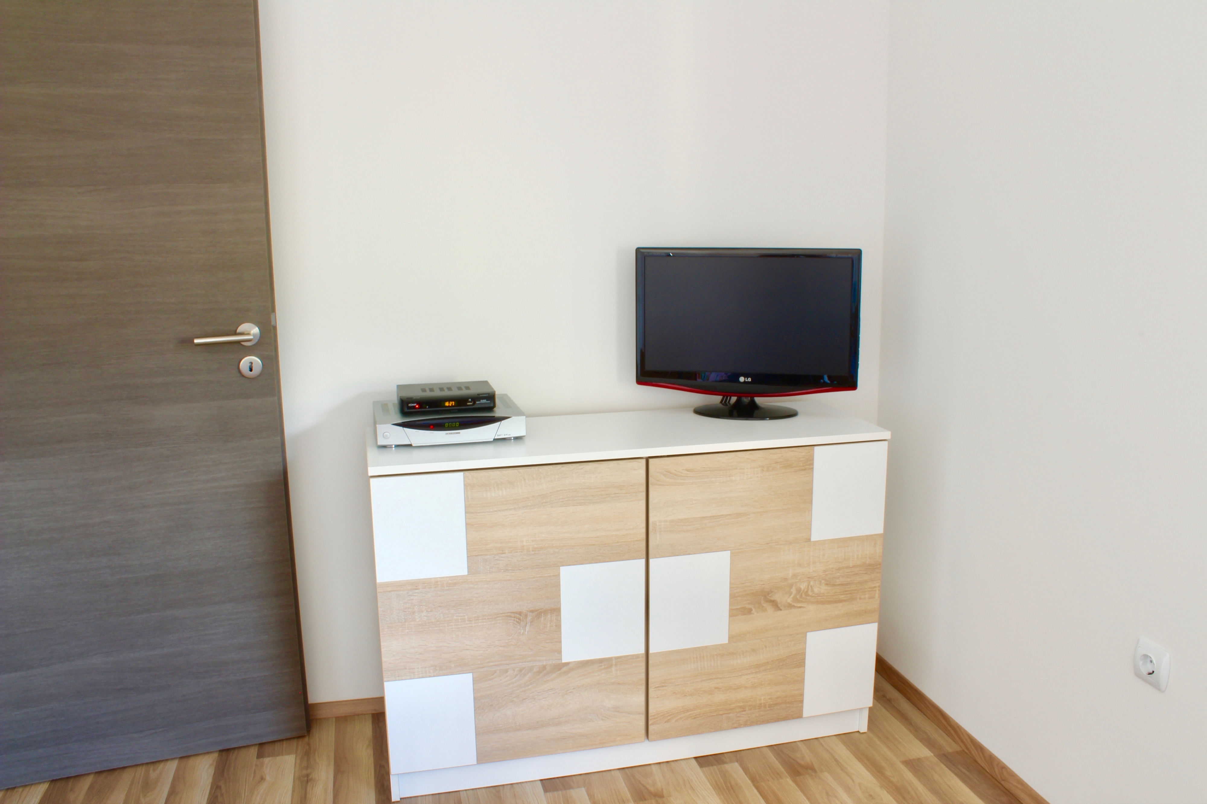 Two bedroom apartment with balcony and sea view Bilice, Krka  A-a