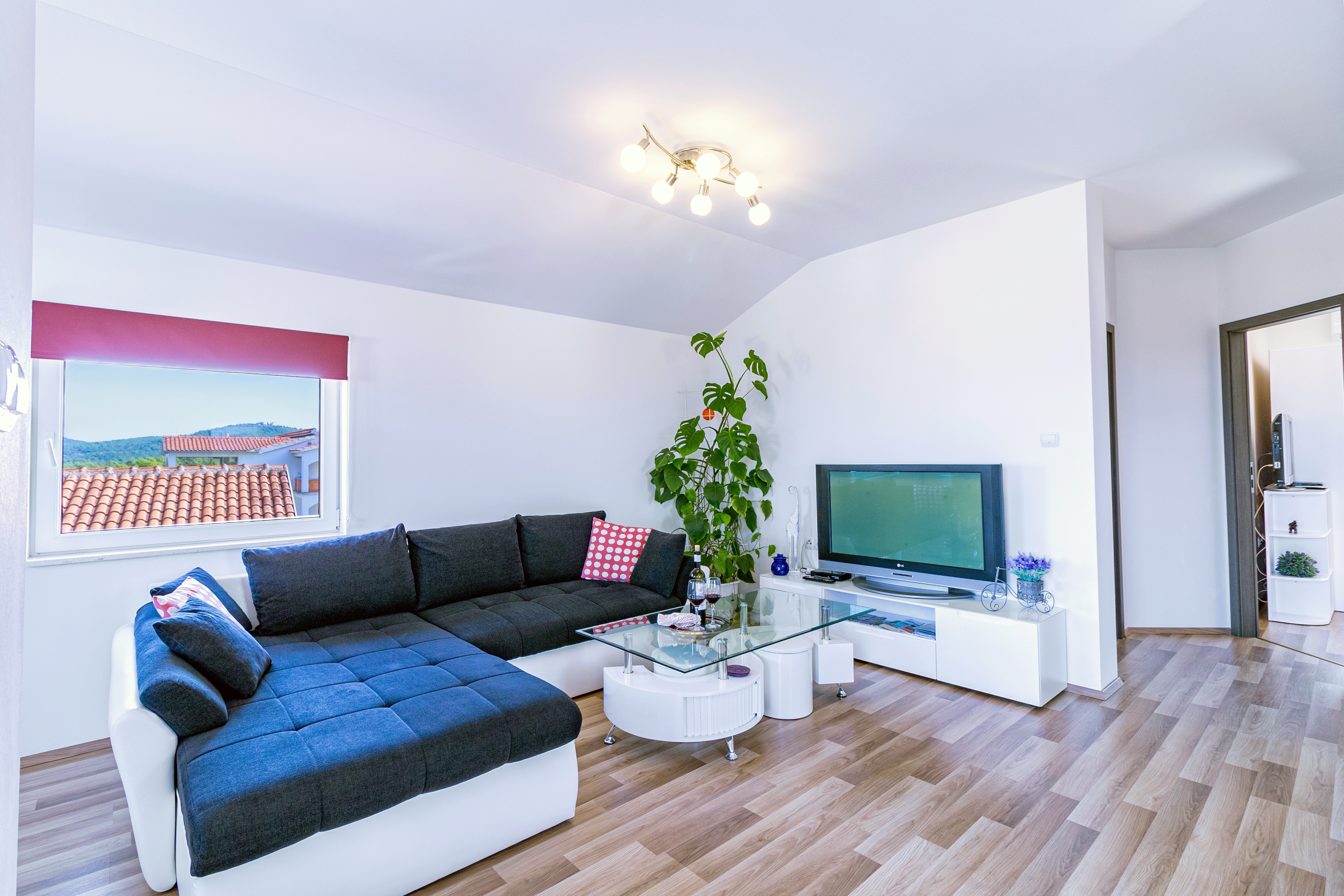 Two bedroom apartment with balcony and sea view Bilice, Krka (A-13545-a)