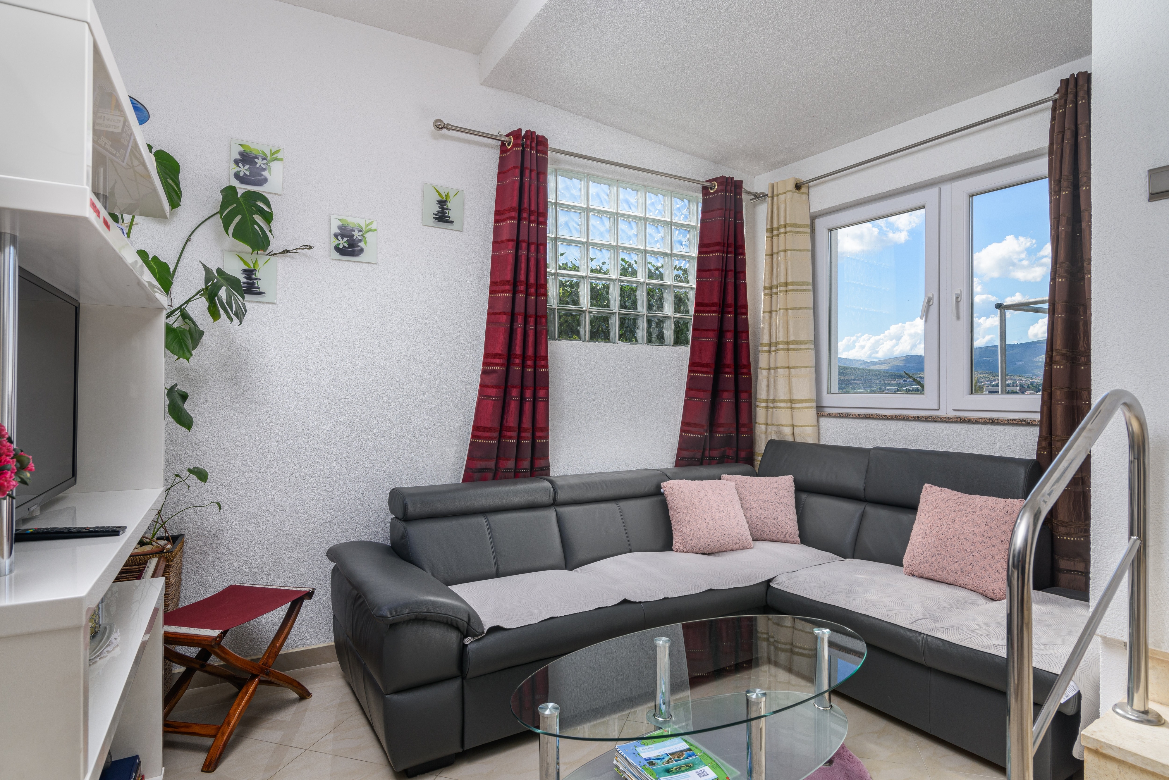 Two bedroom apartment near beach Arbanija, Čiovo (A-13576-a)