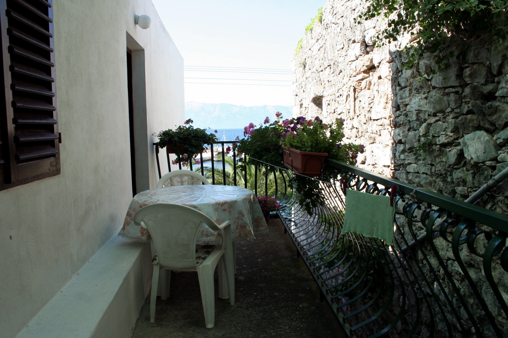 Two bedroom apartment near beach Sućuraj, Hvar  A-b