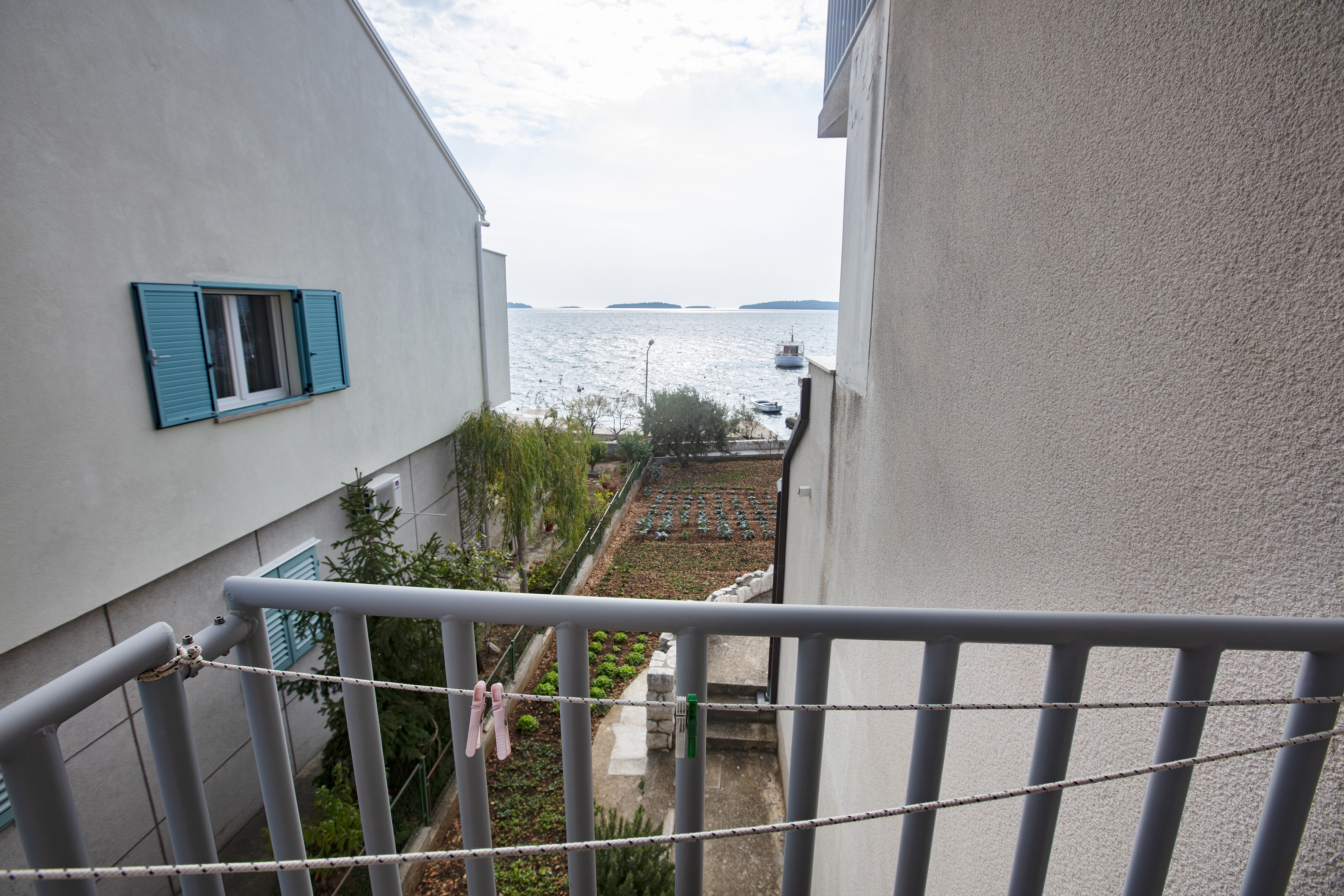 One bedroom apartment near beach Brodarica, Šibenik  A-a