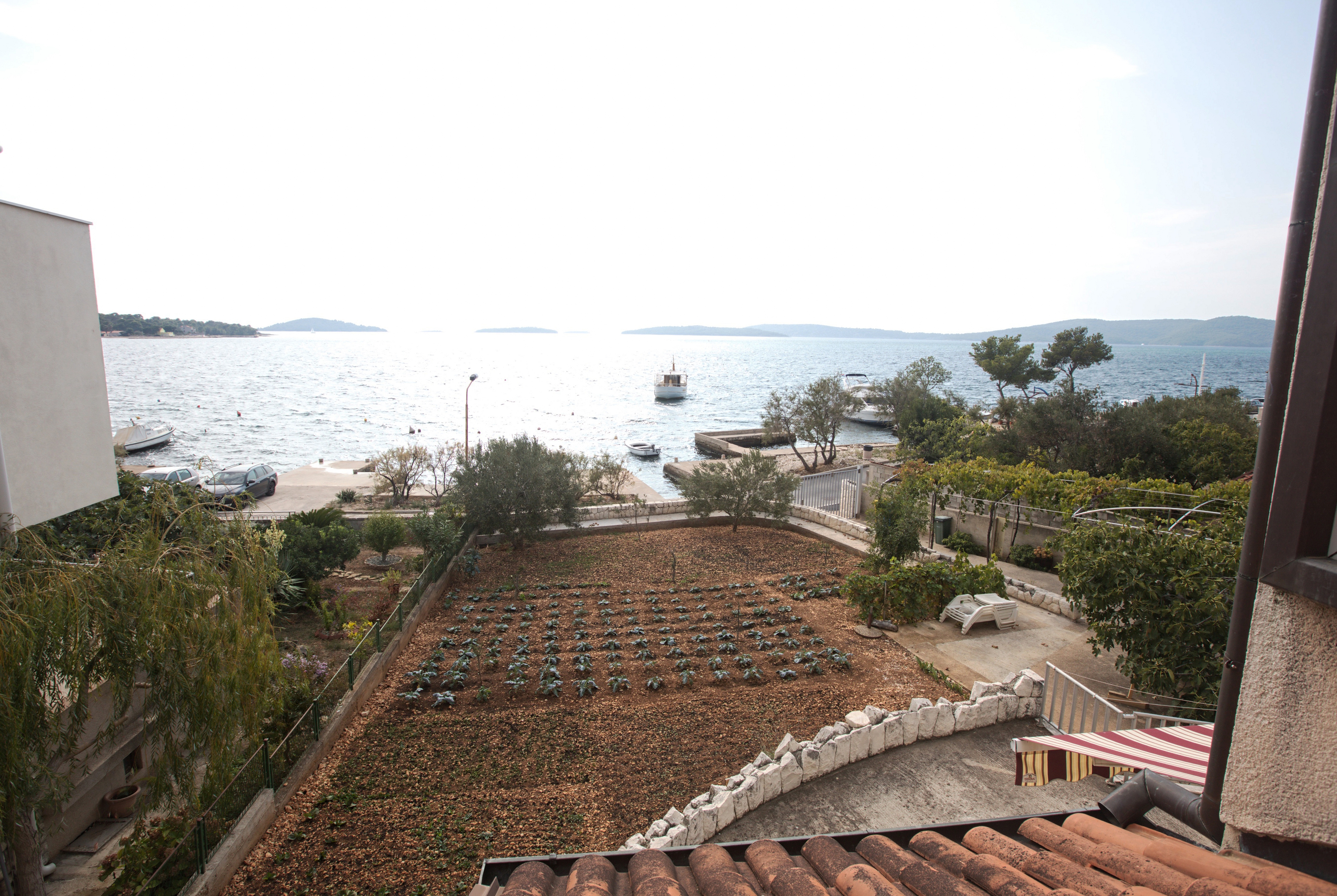 One bedroom apartment near beach Brodarica, Šibenik  A-a