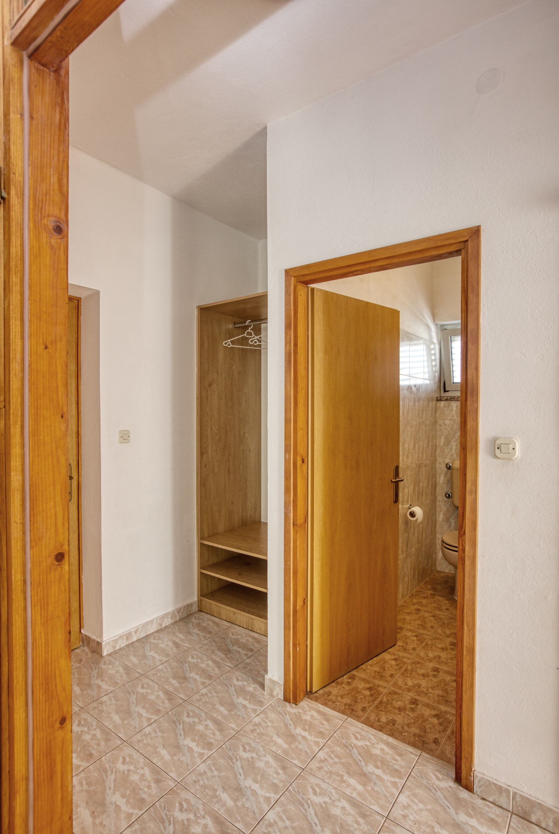One bedroom apartment near beach Brodarica, Šibenik  A-a