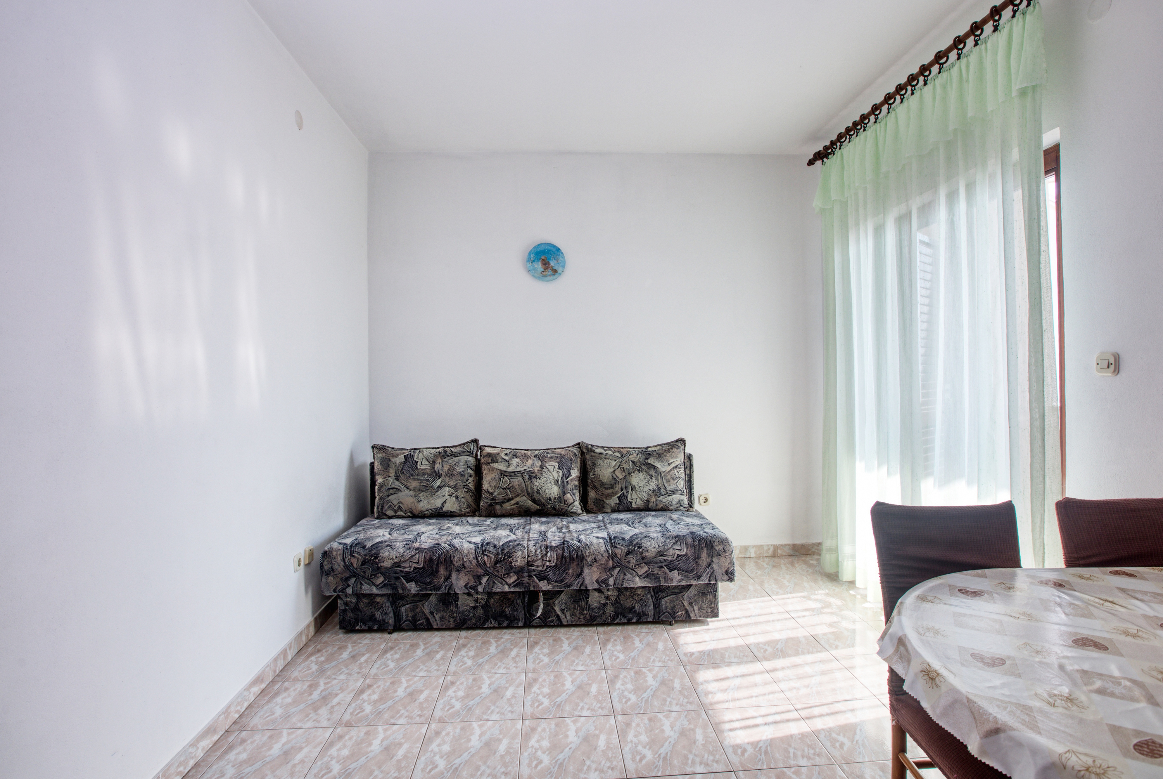 One bedroom apartment near beach Brodarica, Šibenik (A-13615-a)