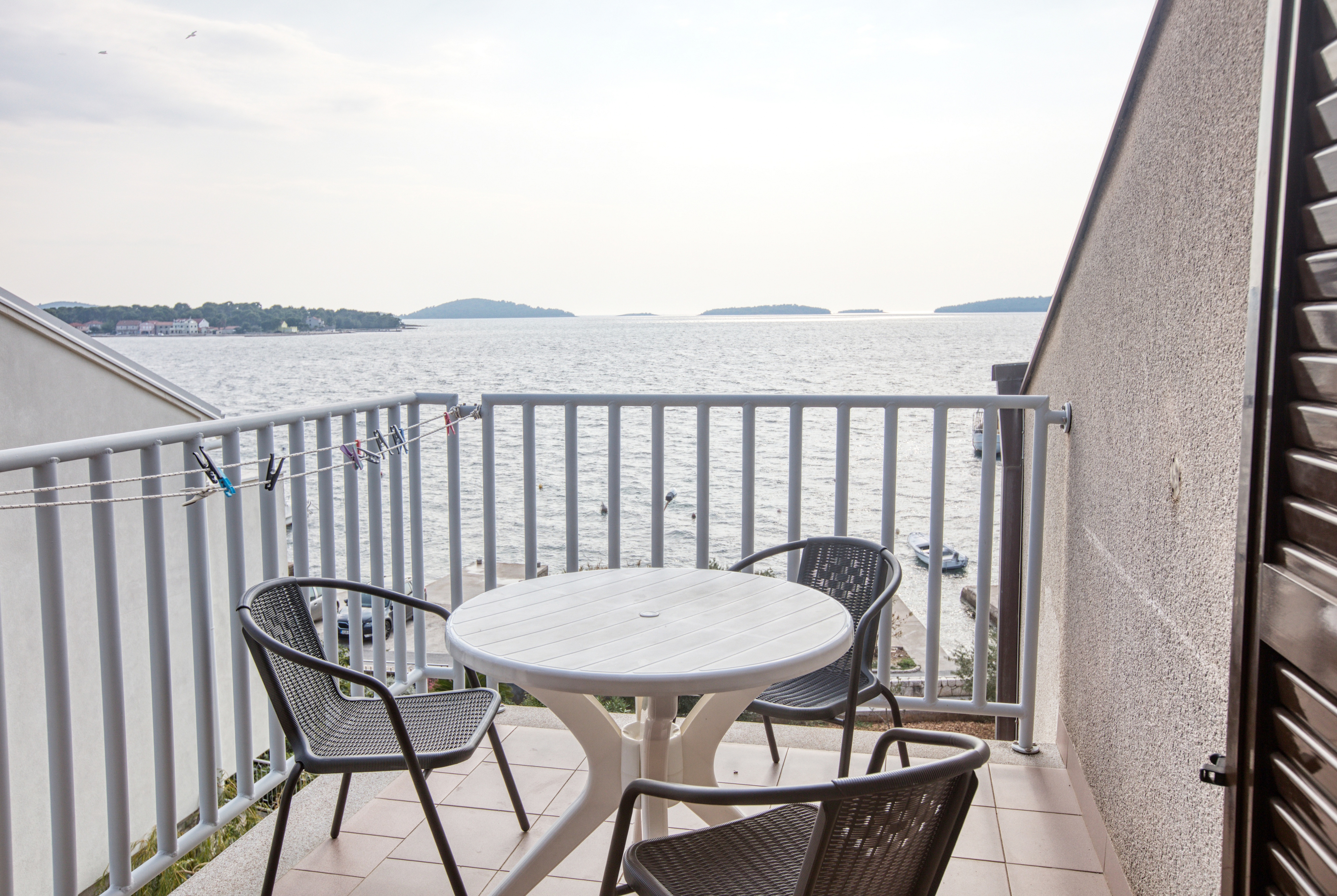 One bedroom apartment near beach Brodarica, Šibenik  A-b