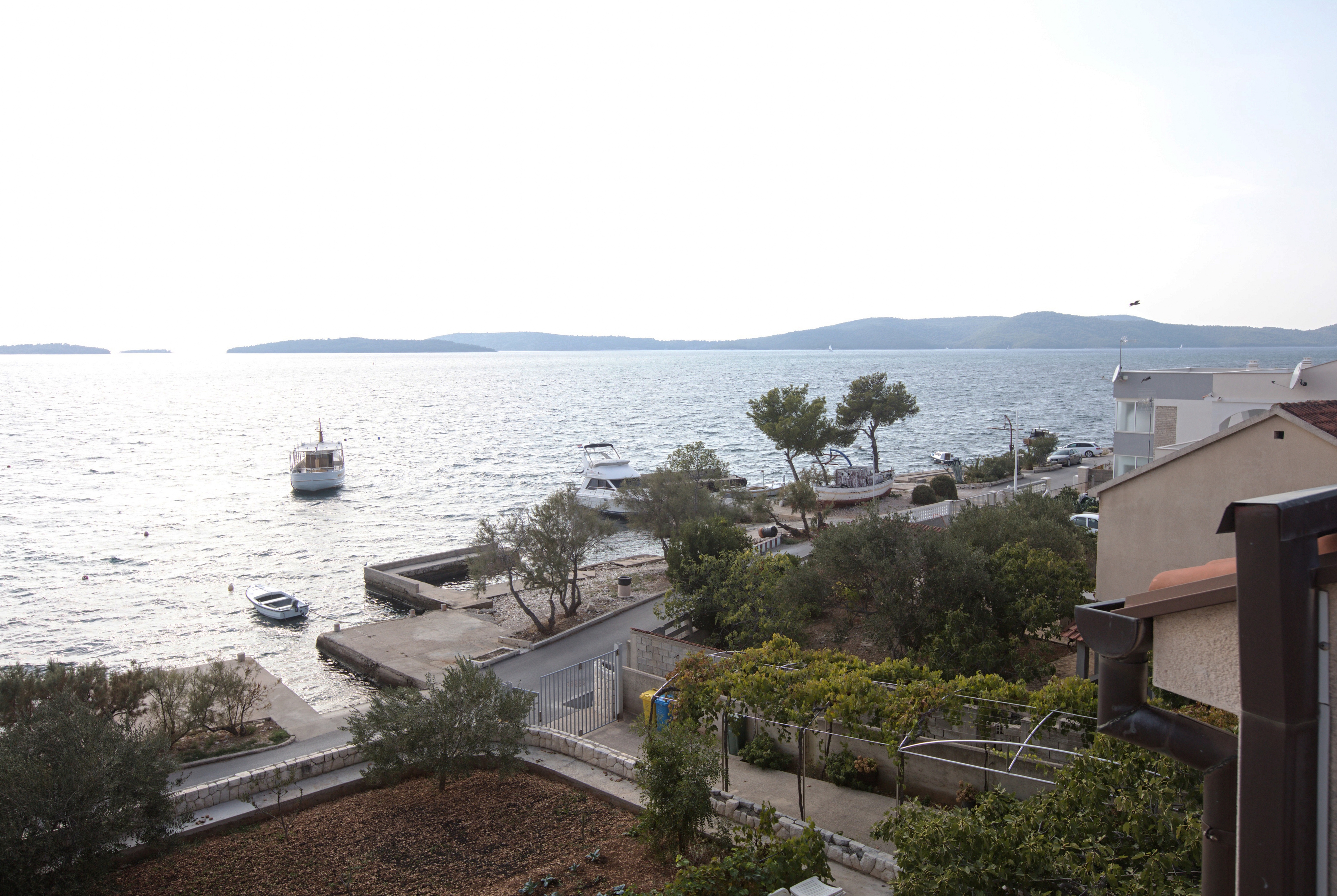 One bedroom apartment near beach Brodarica, Šibenik  A-b