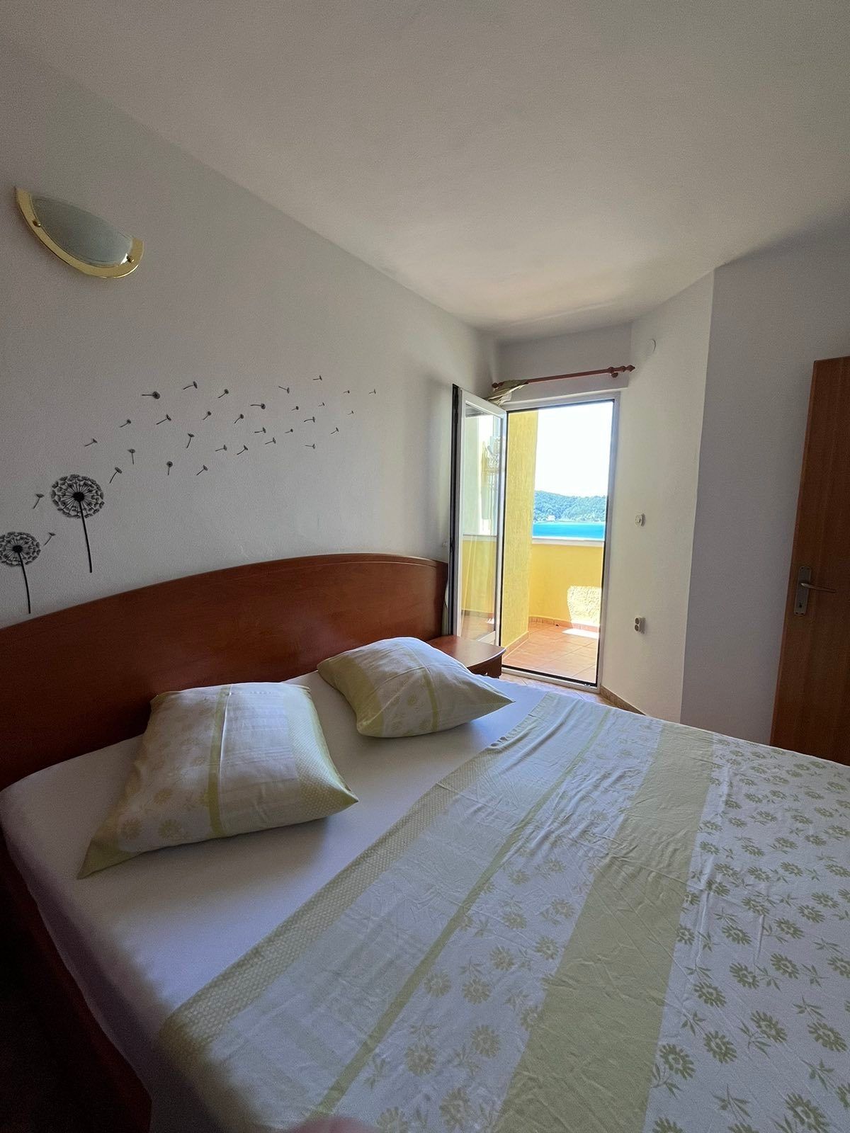 One bedroom apartment with balcony and sea view Supetarska Draga - Gornja, Rab  A-b