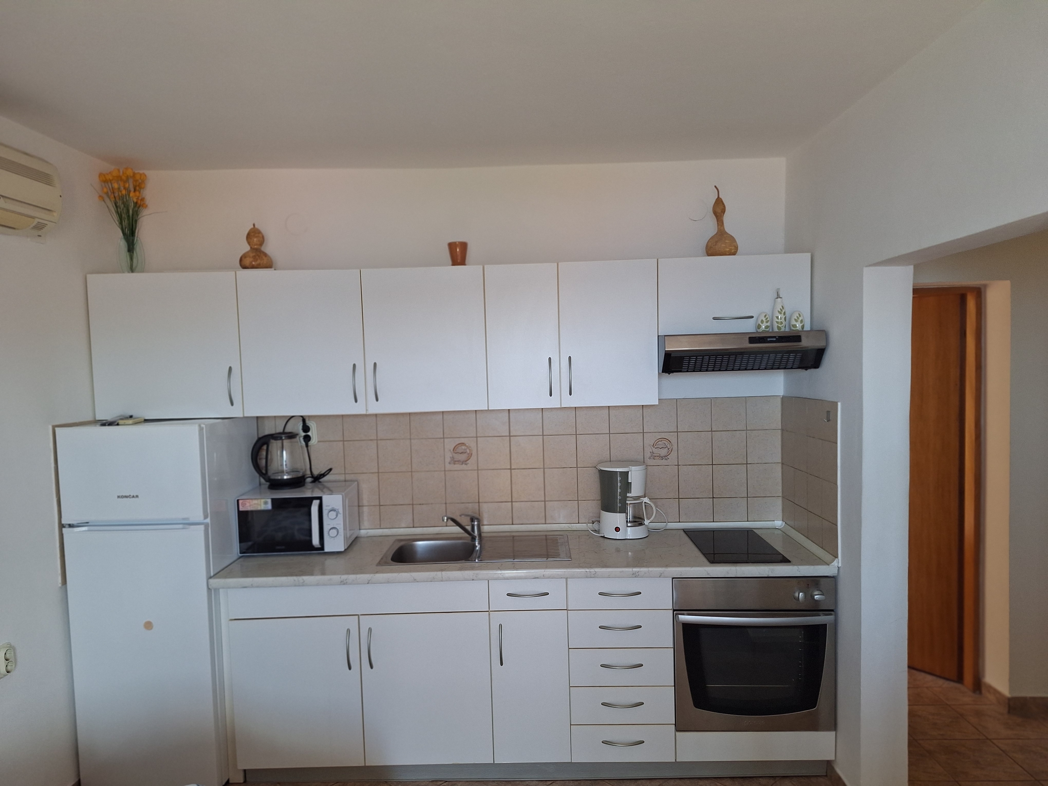 One bedroom apartment with balcony and sea view Supetarska Draga - Gornja, Rab  A-c