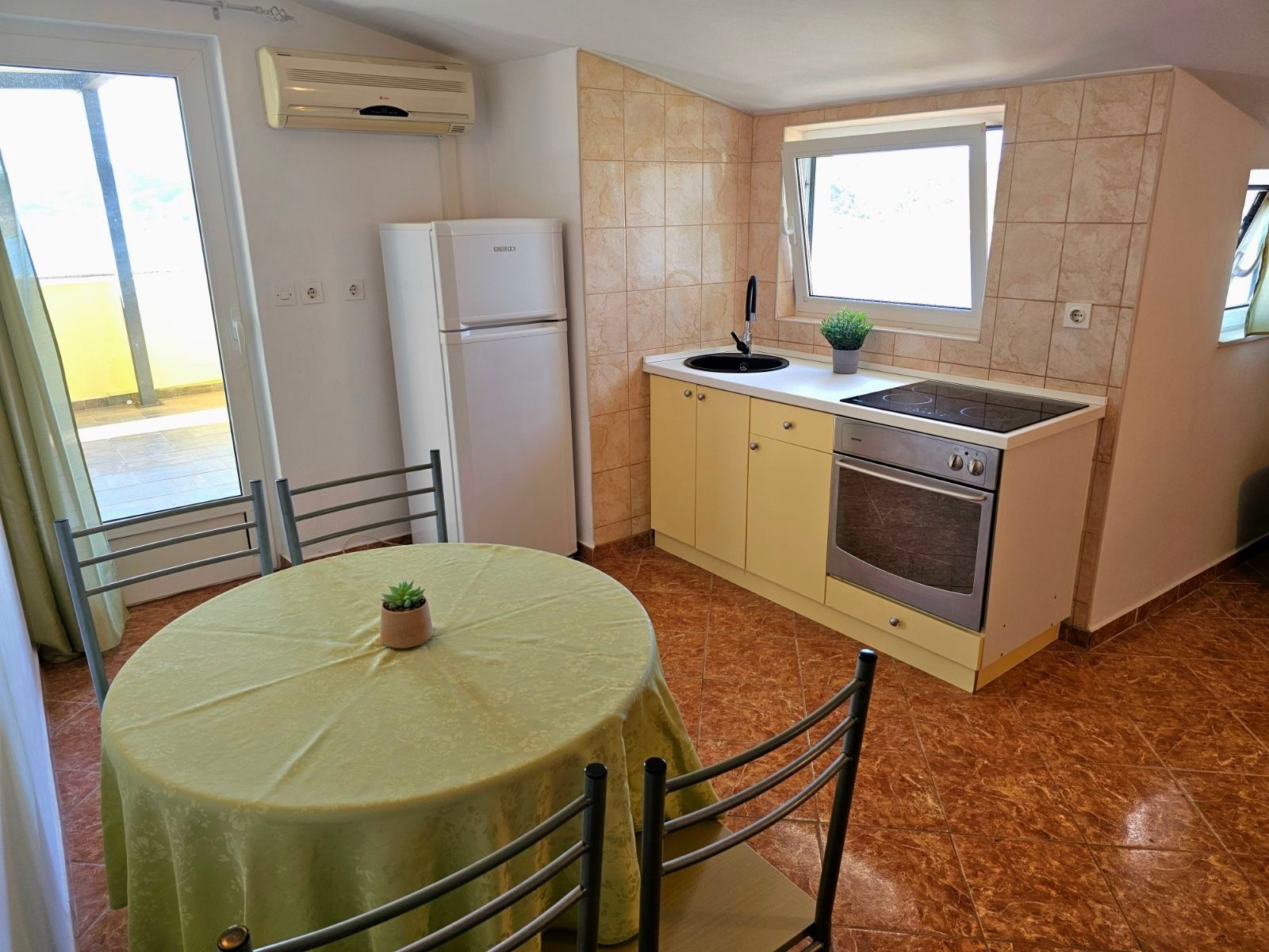 One bedroom apartment with terrace and sea view Supetarska Draga - Gornja, Rab  A-d
