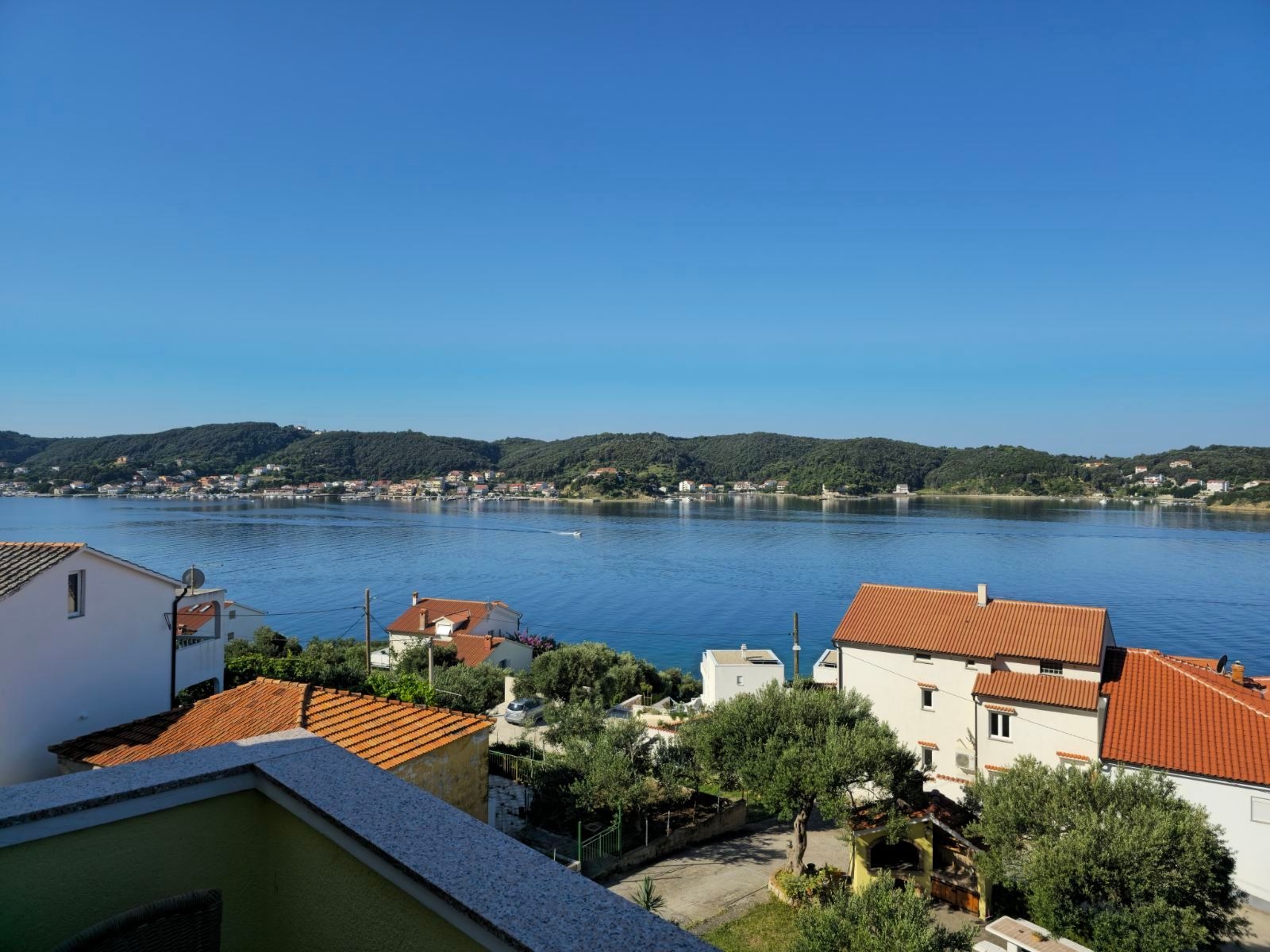 Two bedroom apartment with balcony and sea view Supetarska Draga - Gornja, Rab  A-e