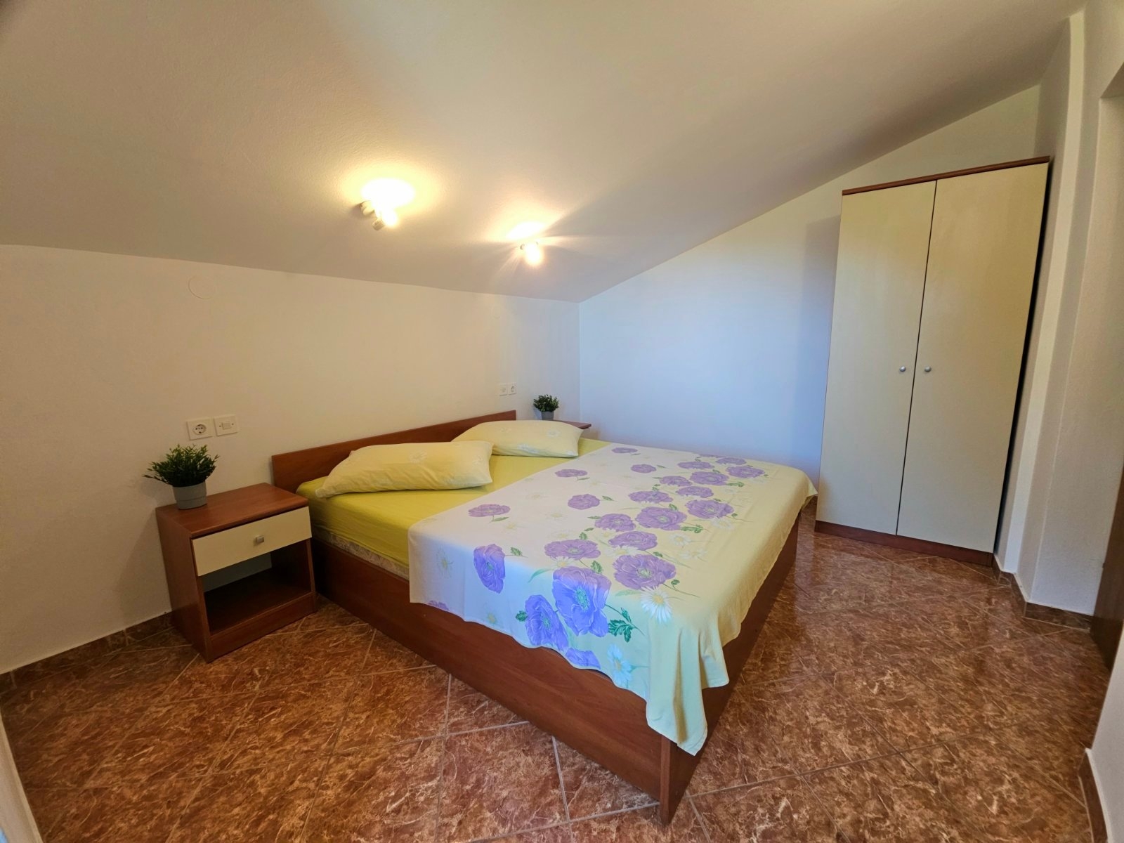 Two bedroom apartment with balcony and sea view Supetarska Draga - Gornja, Rab  A-e