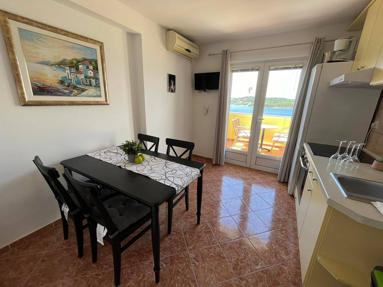 Two bedroom apartment with balcony and sea view Supetarska Draga - Gornja, Rab  A-e