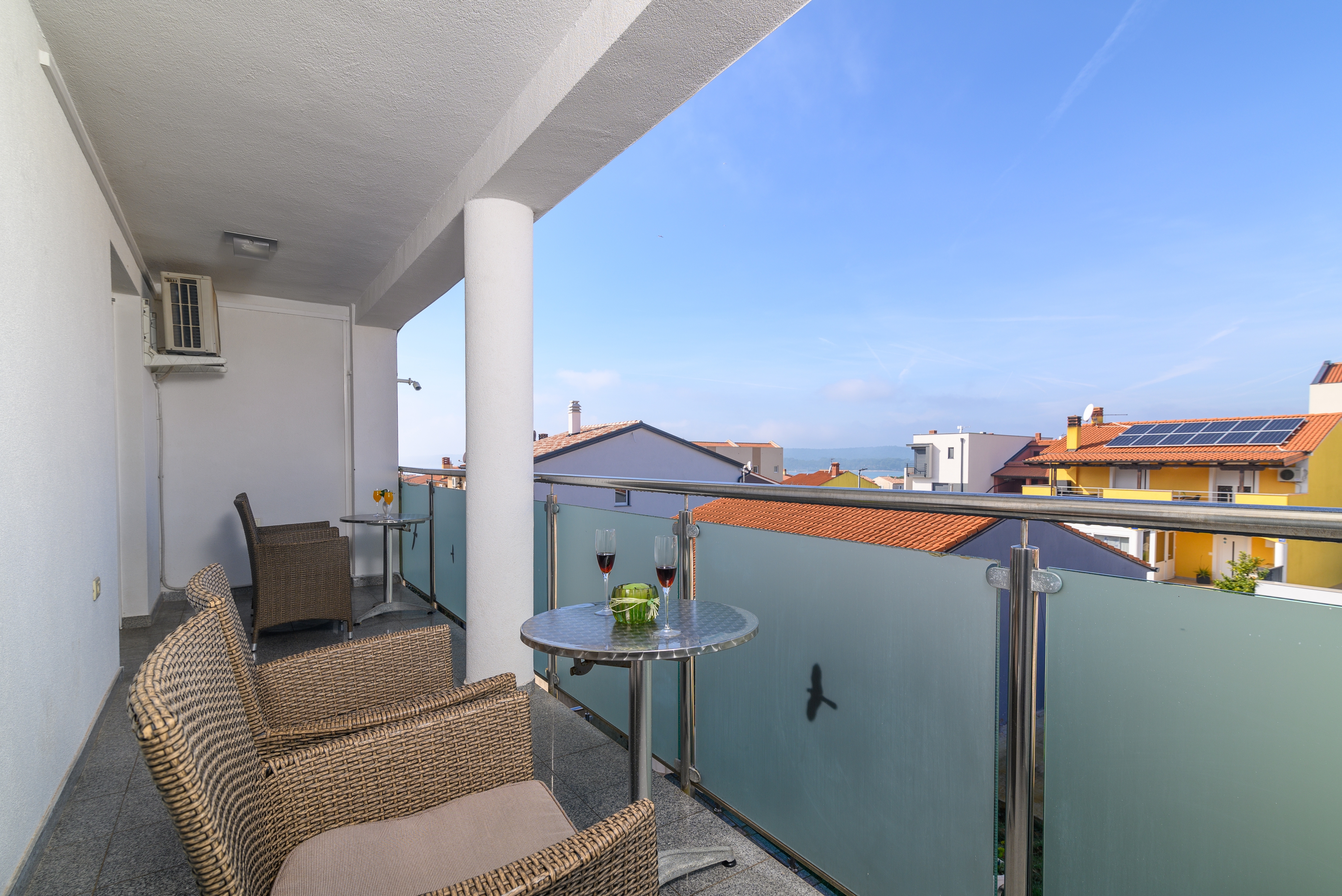 Komforna kuća s terasom i pogledom na more Medulin  K