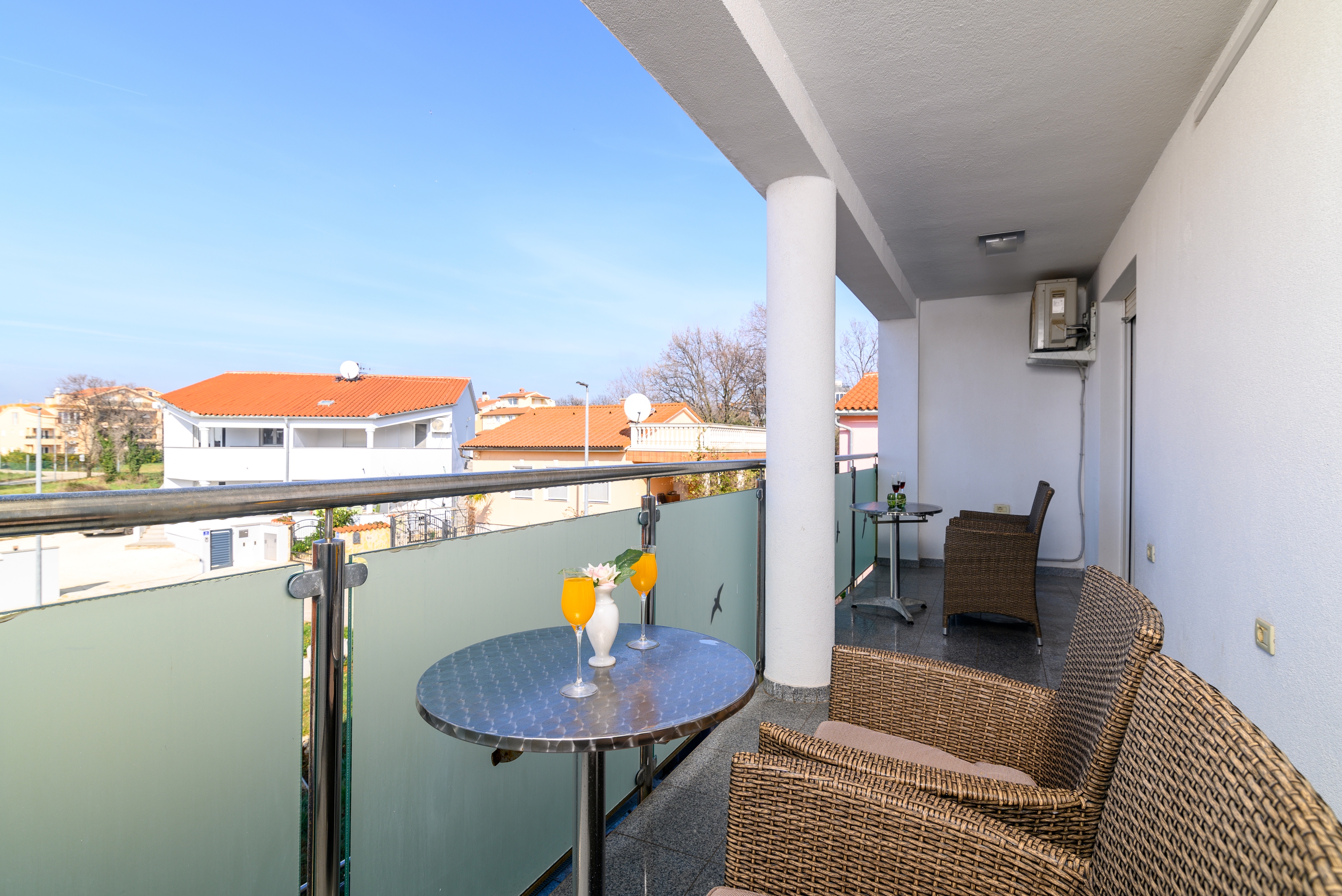 Komforna kuća s terasom i pogledom na more Medulin  K