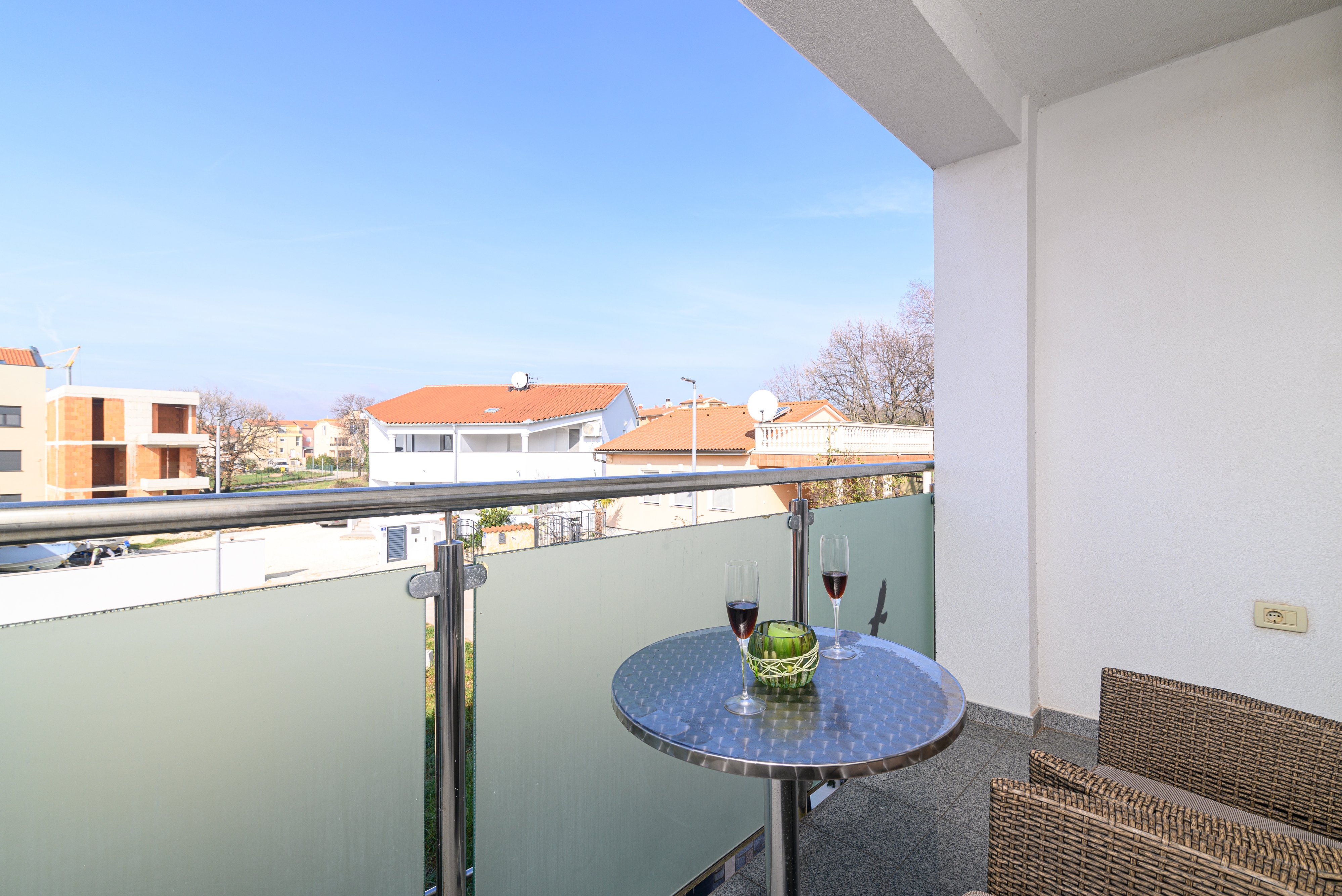 Komforna kuća s terasom i pogledom na more Medulin  K