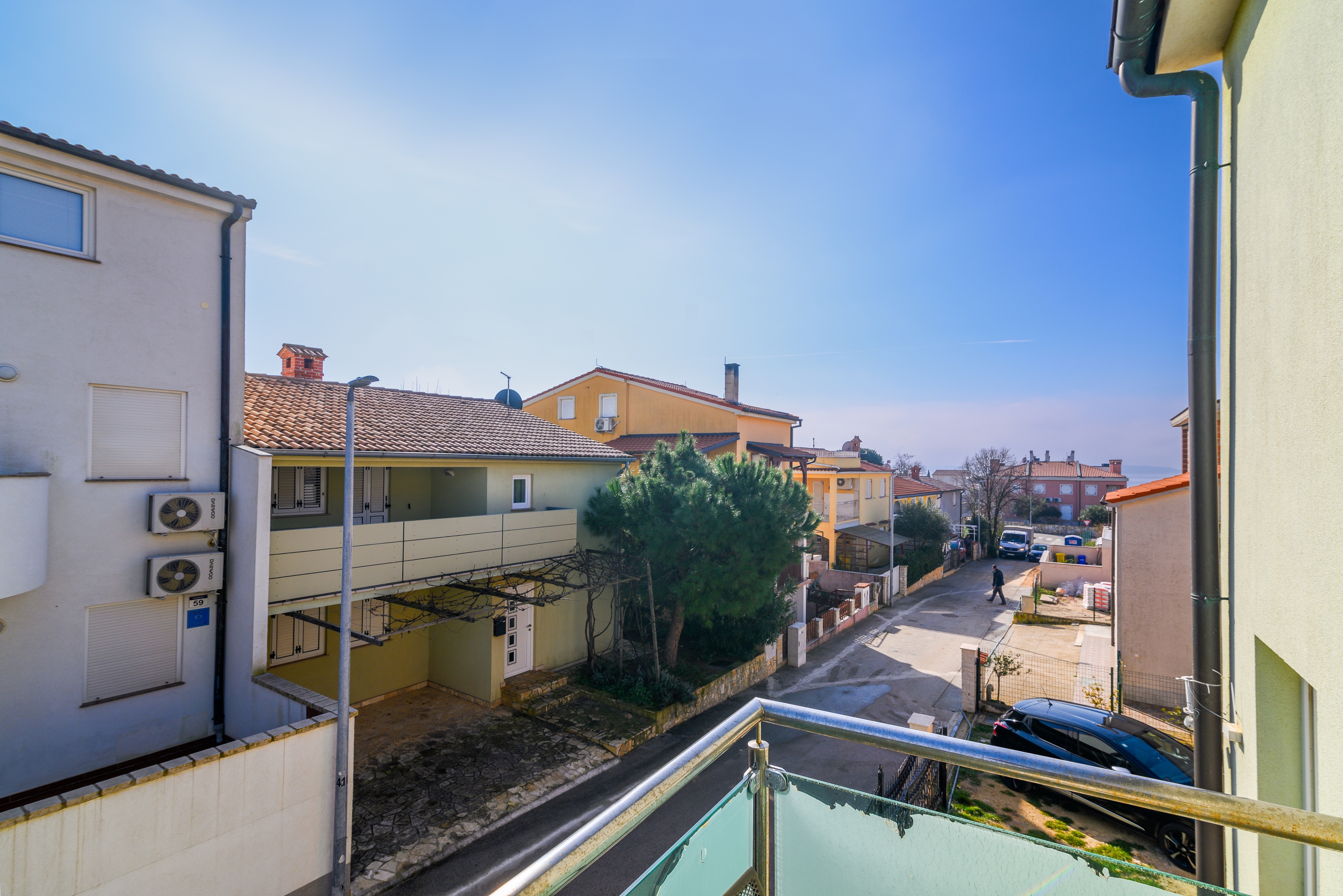 Komforna kuća s terasom i pogledom na more Medulin  K